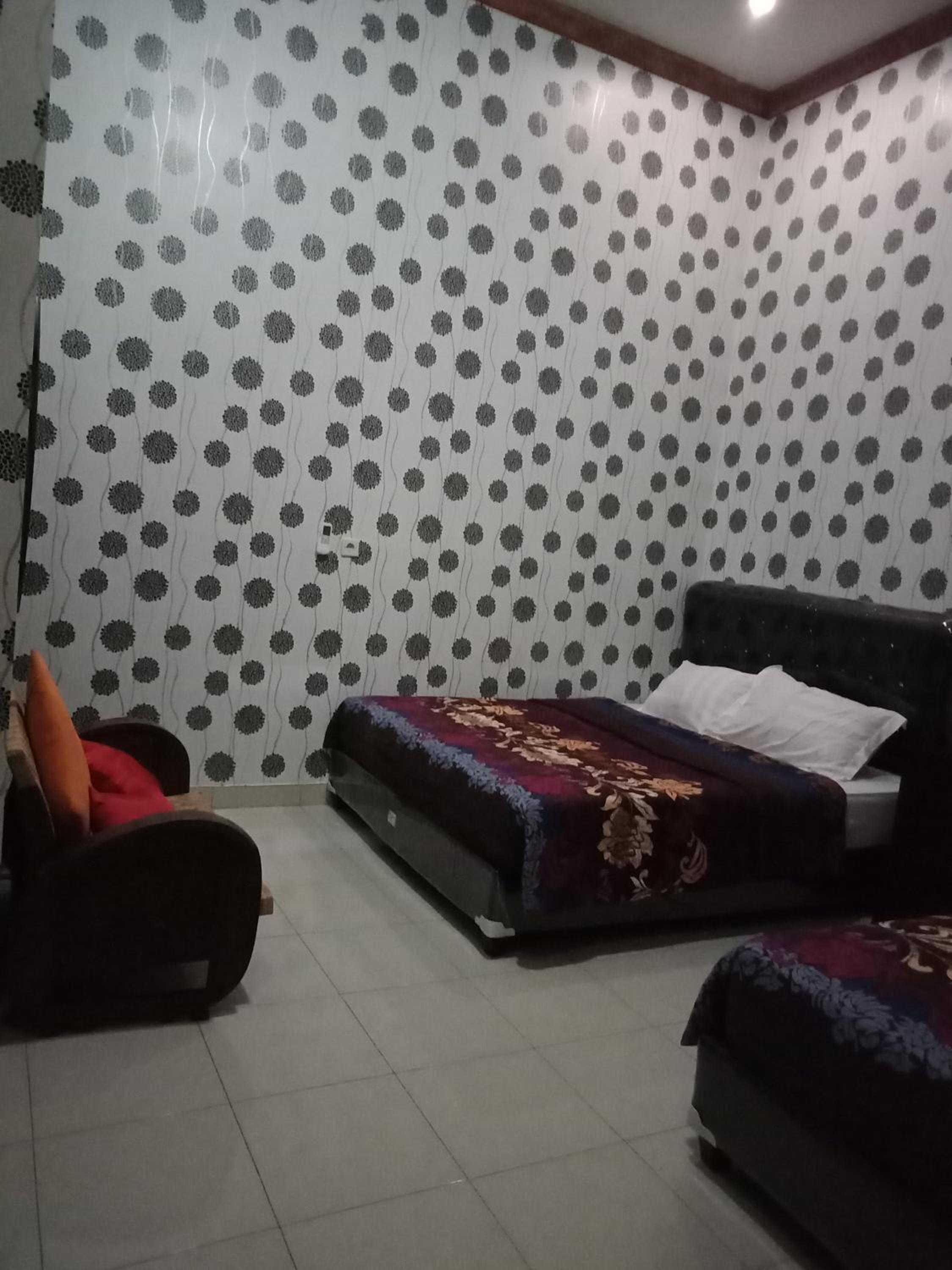 Double or Twin Room with Private Bathroom photo 2