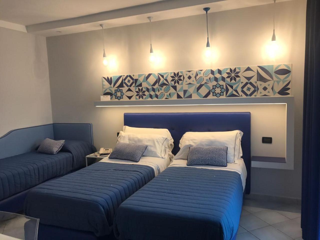 Triple Room with Balcony - Photo 1