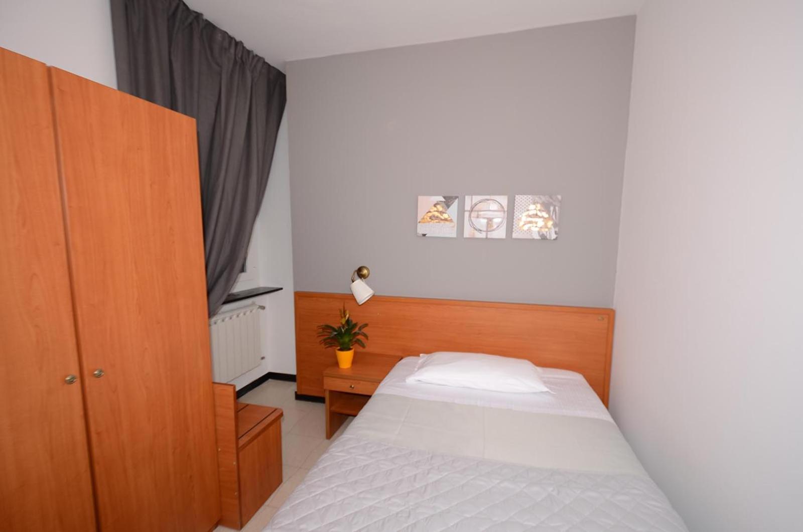 Deluxe Single Room