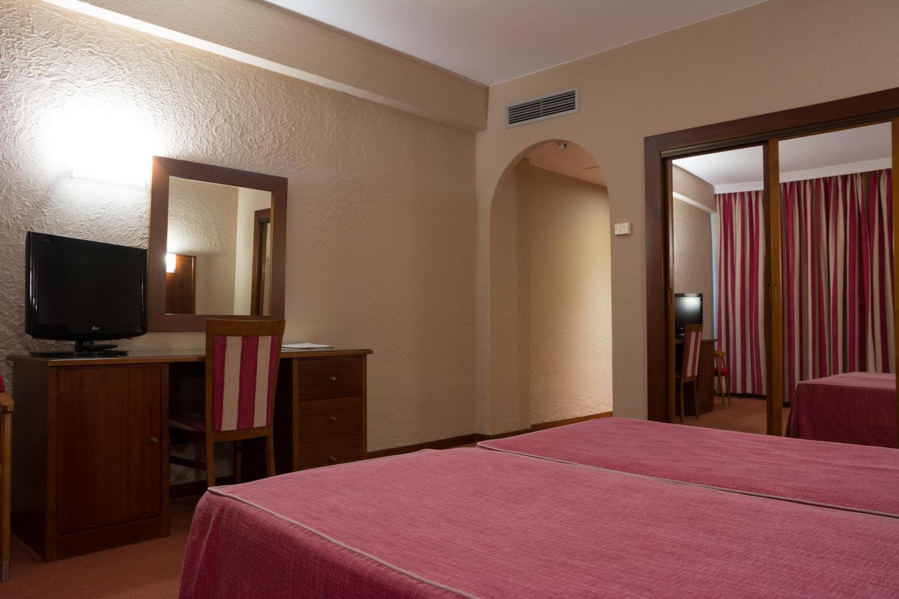 Double or Twin Room photo 2