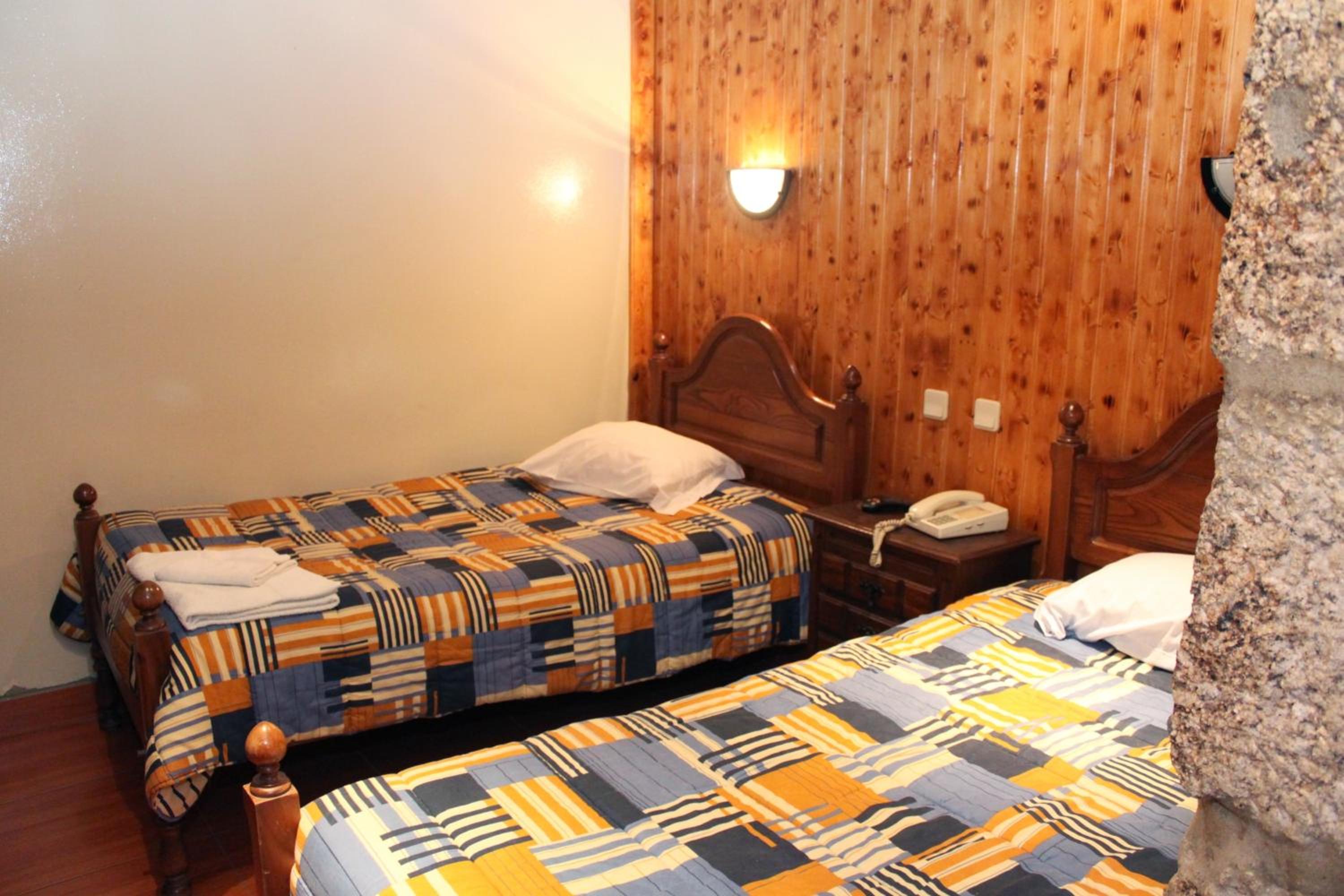 Twin Room with Private Bathroom photo 1