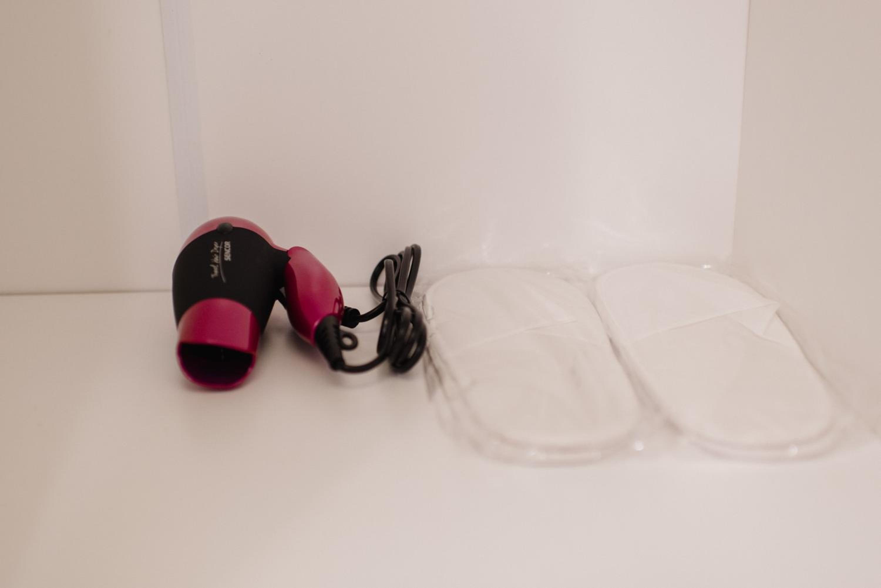 Double or Twin Room - Photo 4