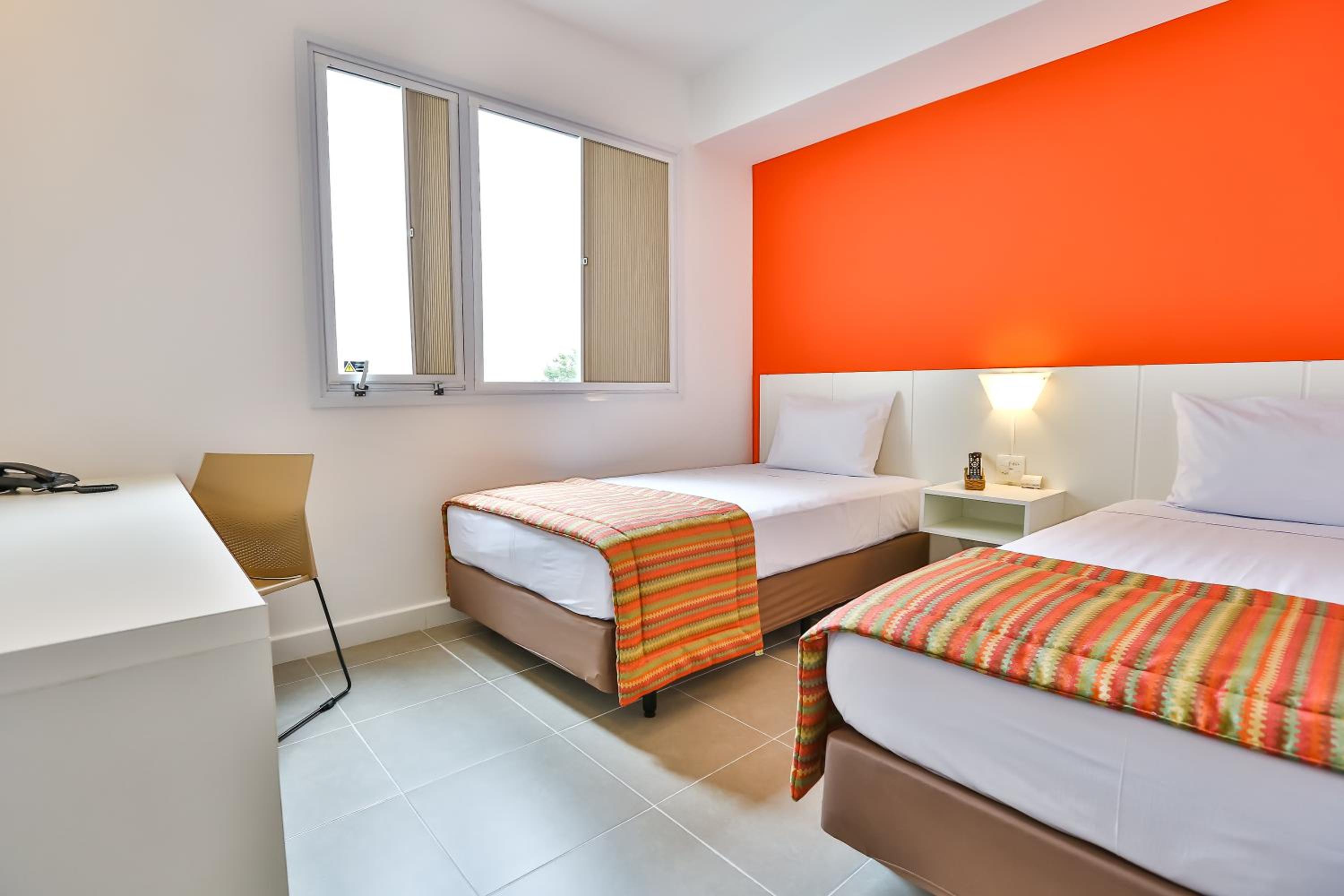 Standard Twin Room photo 2