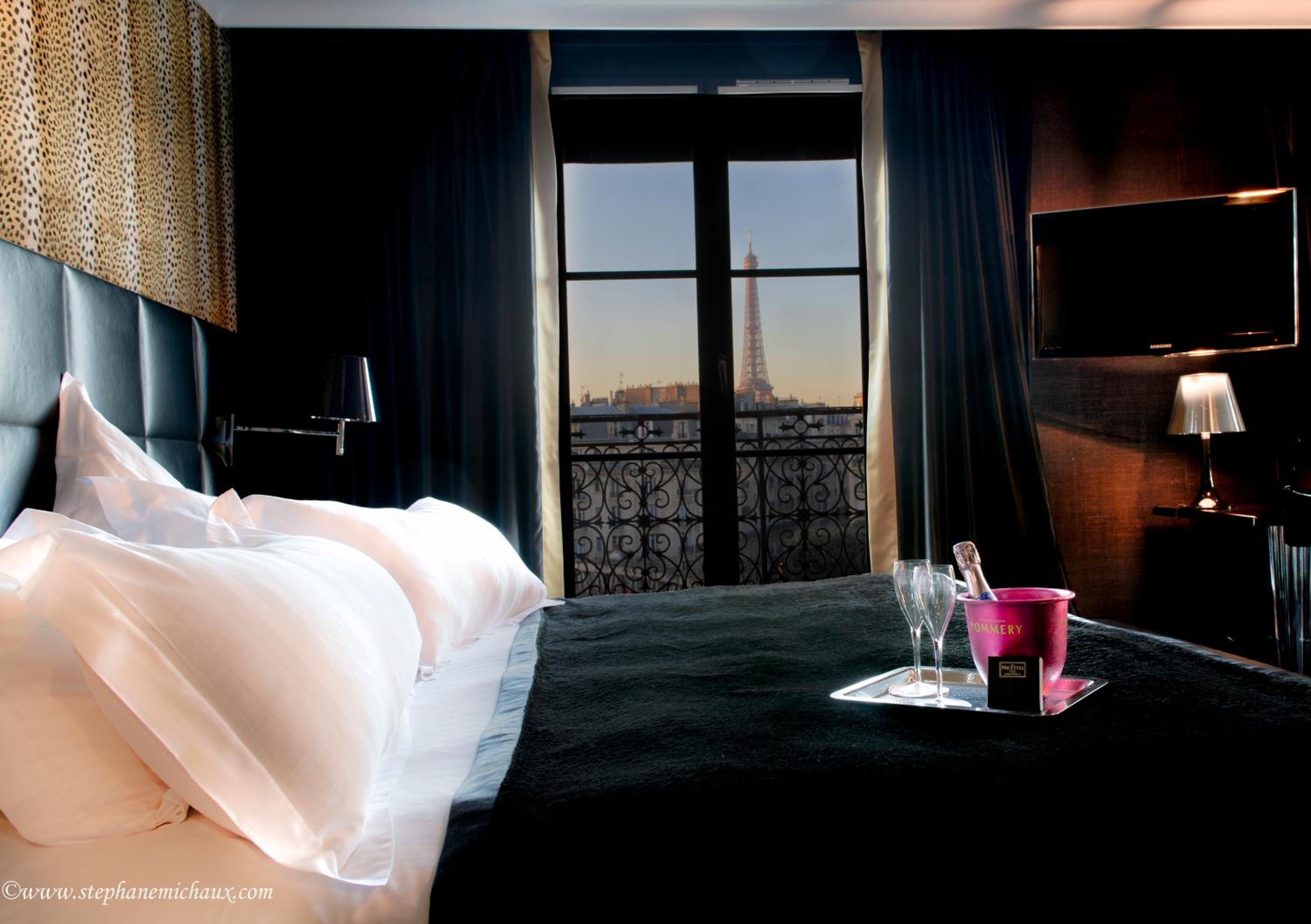 Suite with Eiffel Tower View