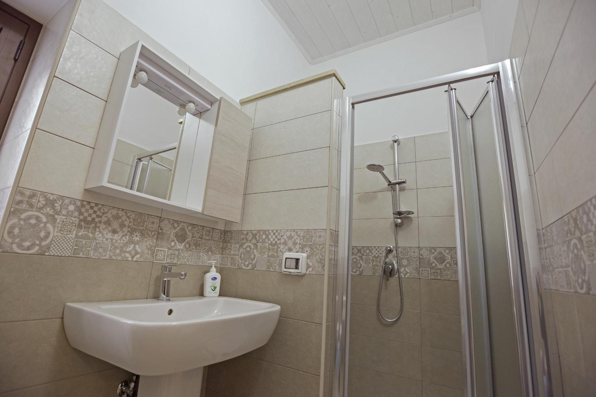 Double Room - Photo 4