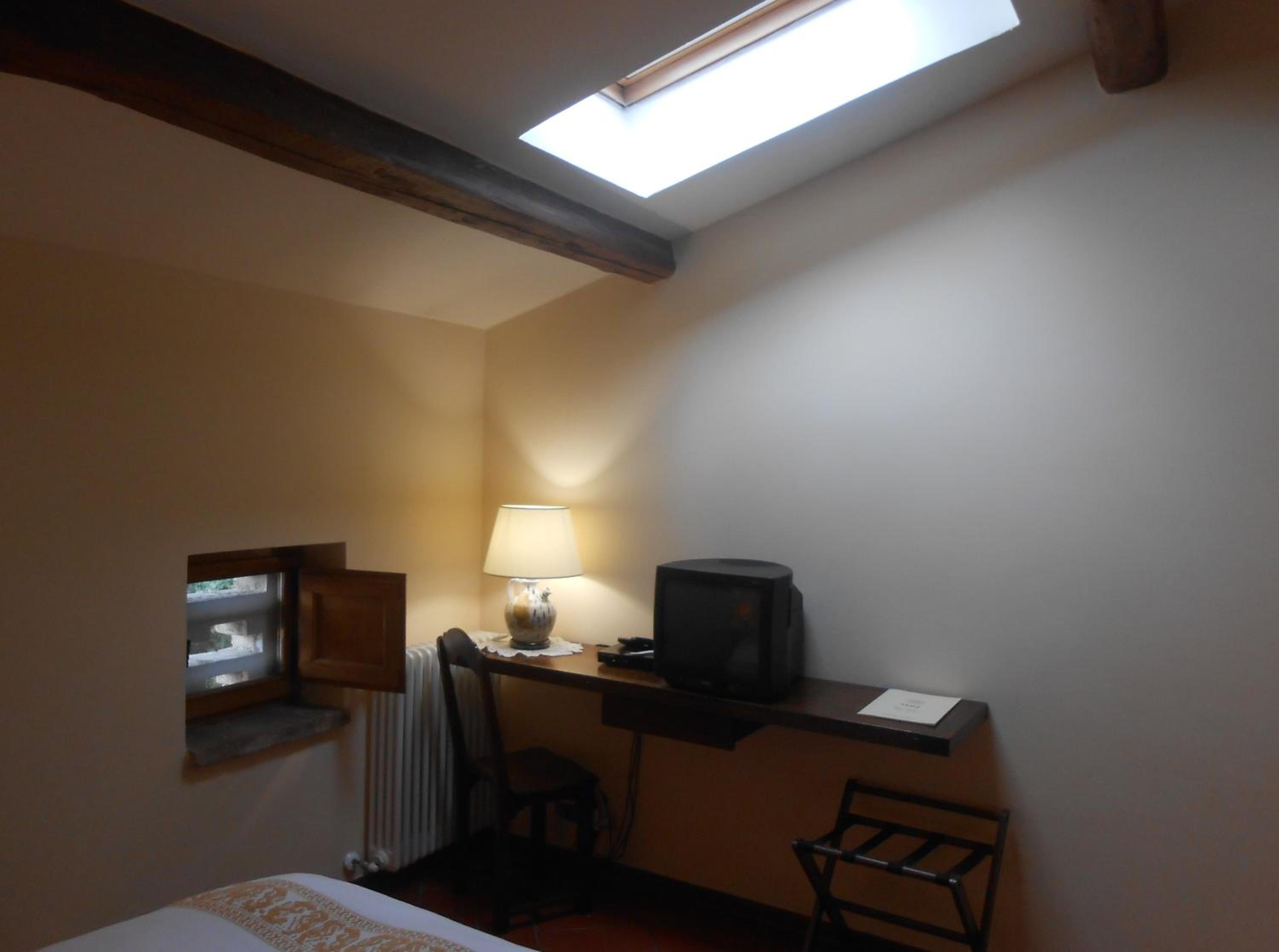 Economy Double Room photo 3
