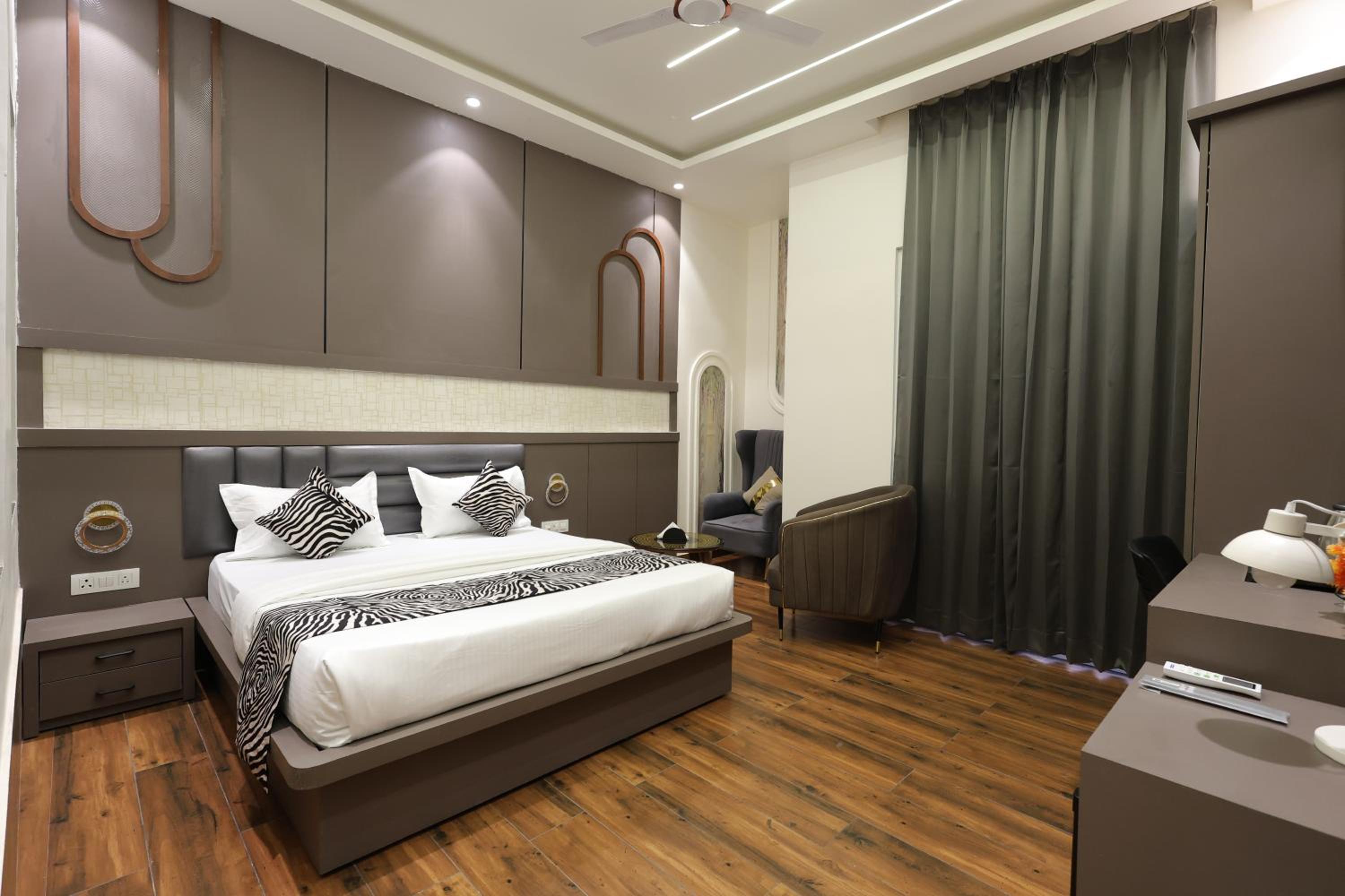 Suite with Spa Bath