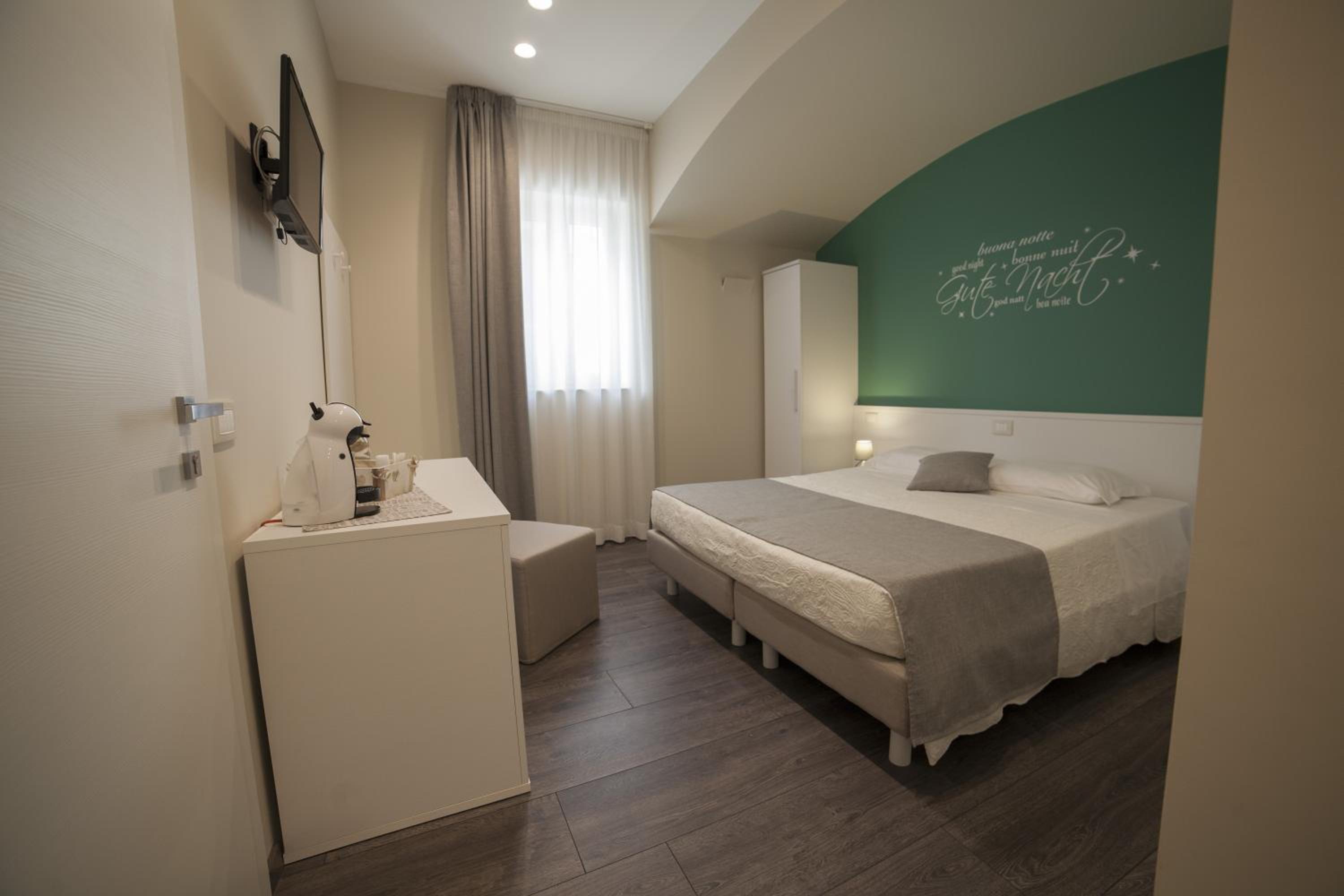 Small Double Room photo 1
