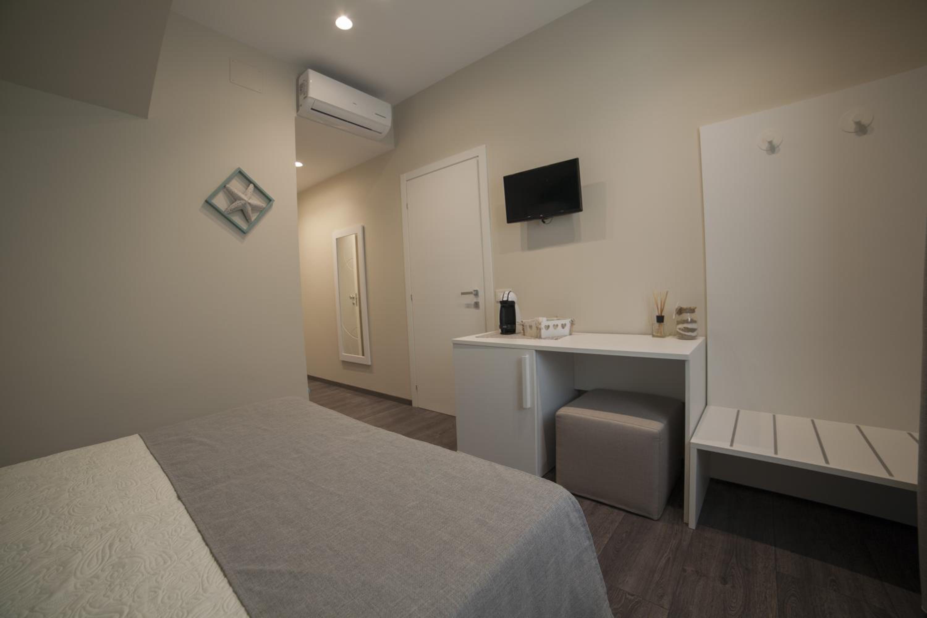Small Double Room photo 3