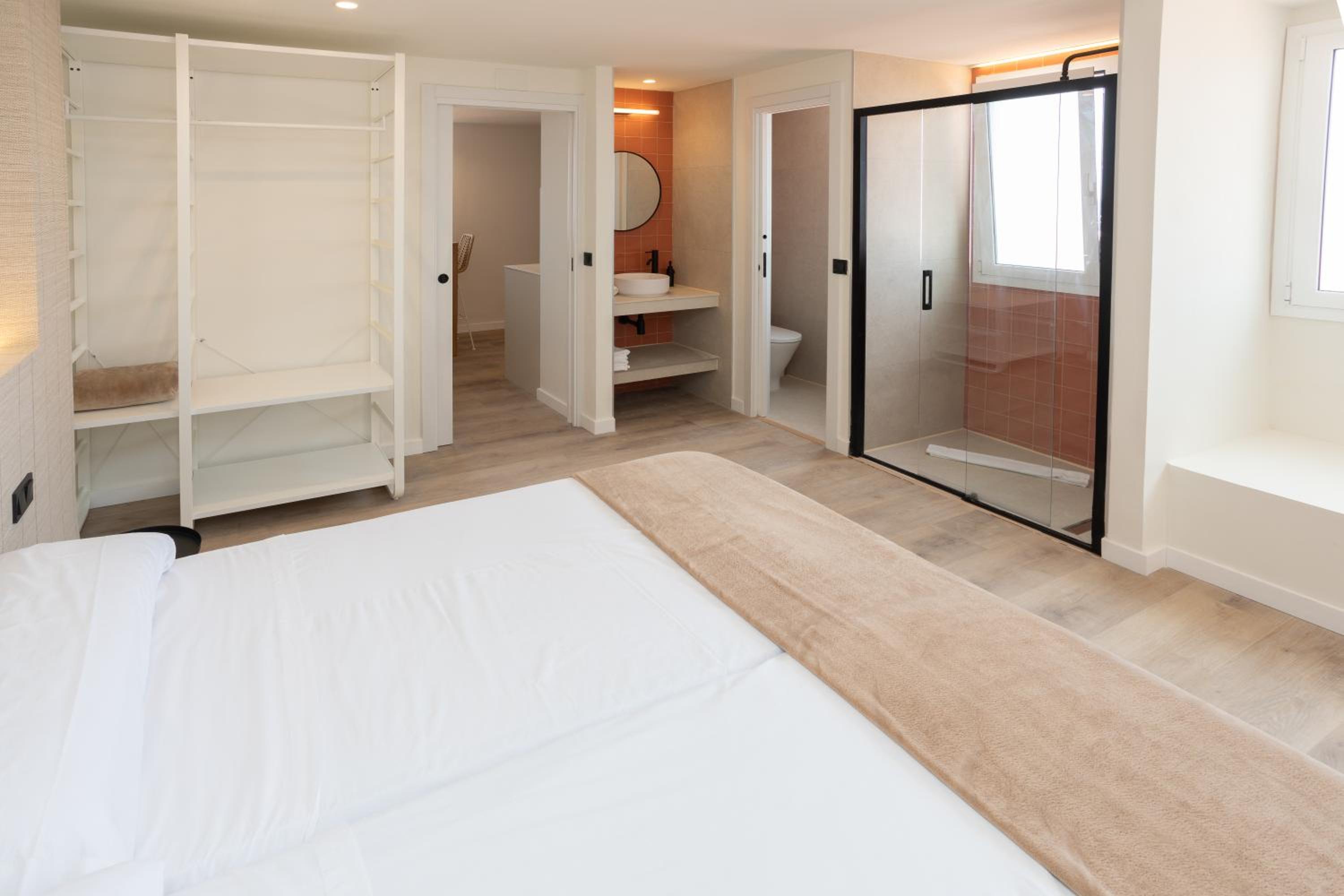 One-Bedroom Apartment with Sea View