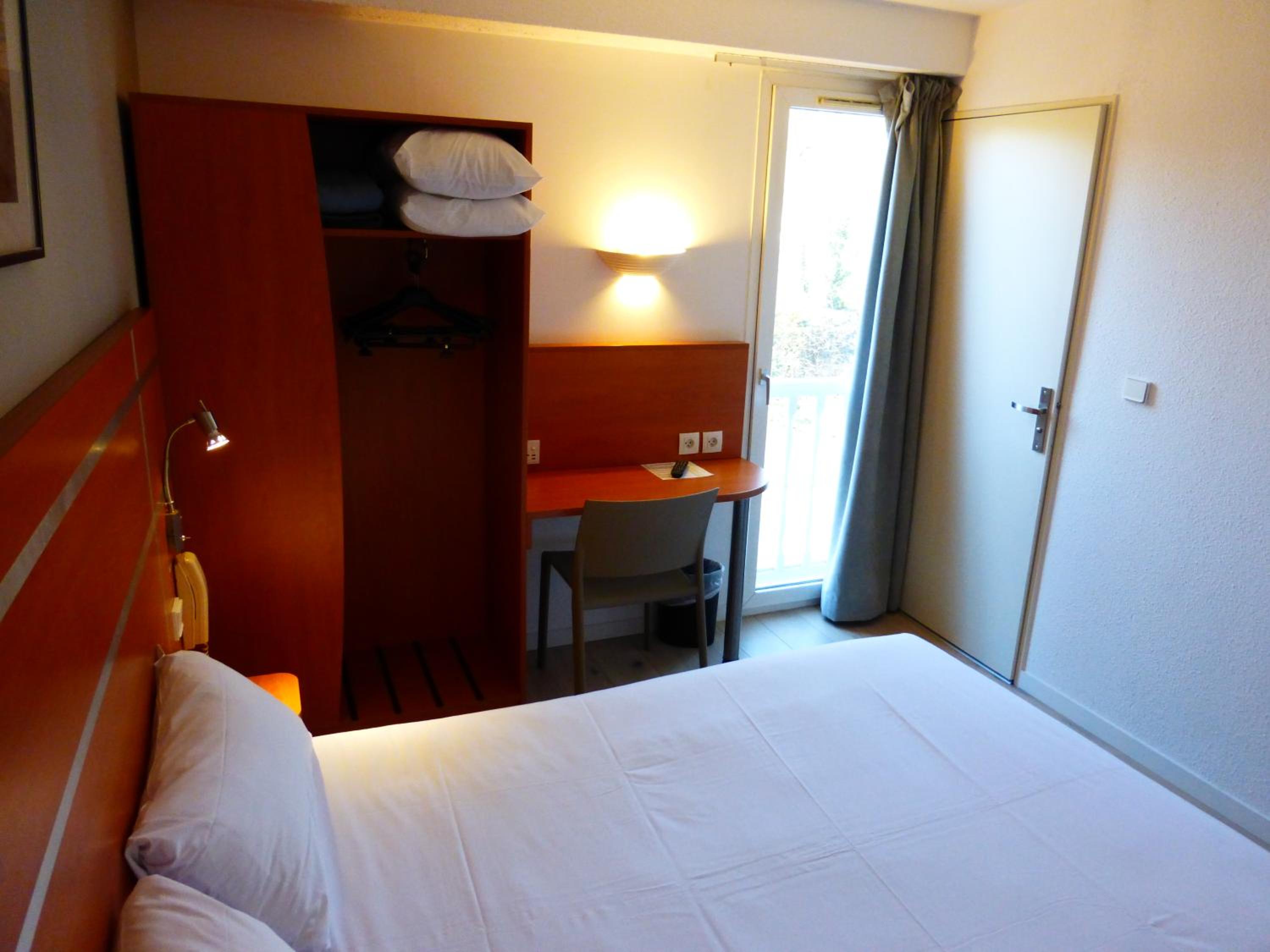 Double Room - Photo 6