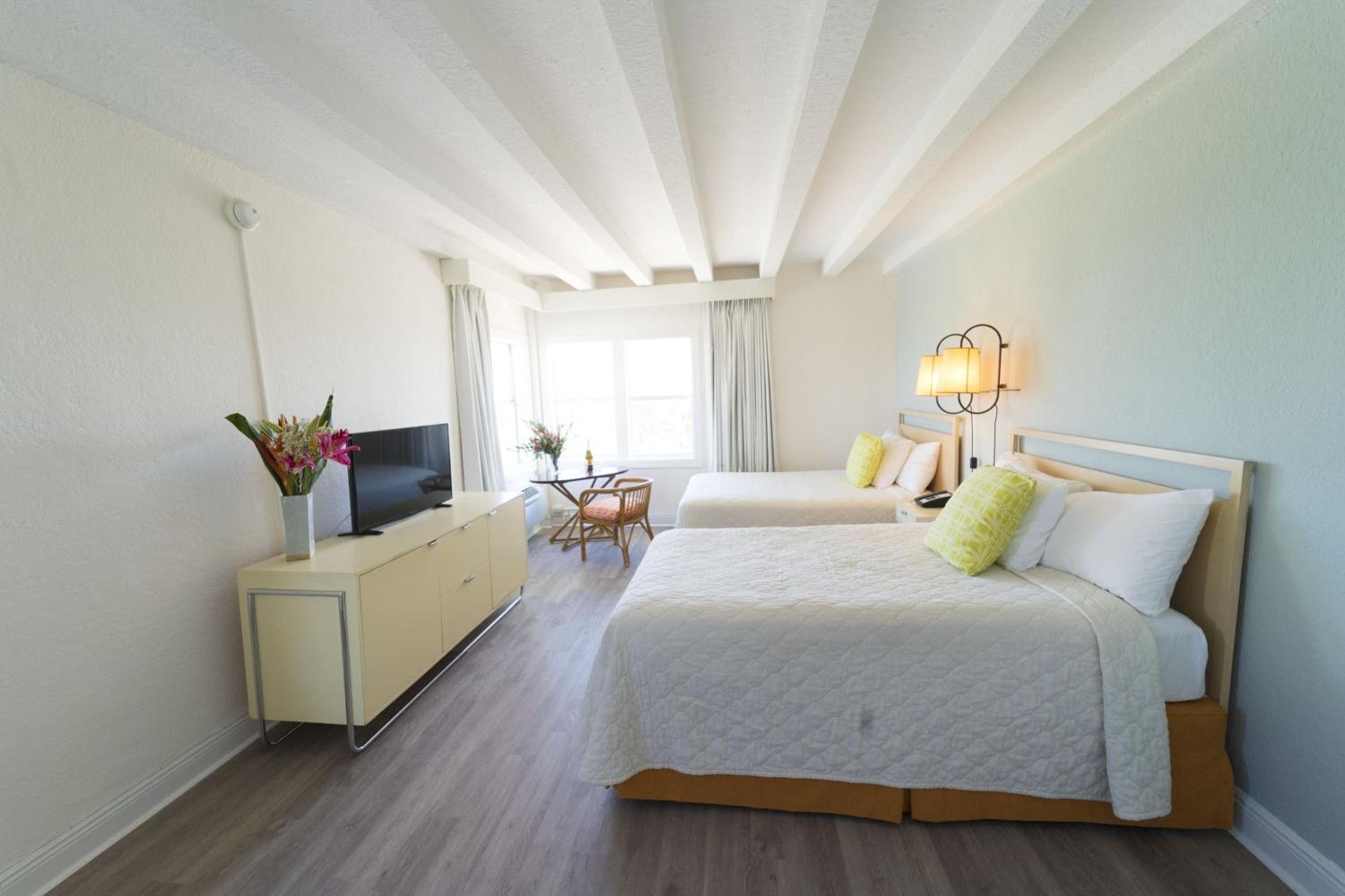 Two Double Beds with Ocean View - Photo 3
