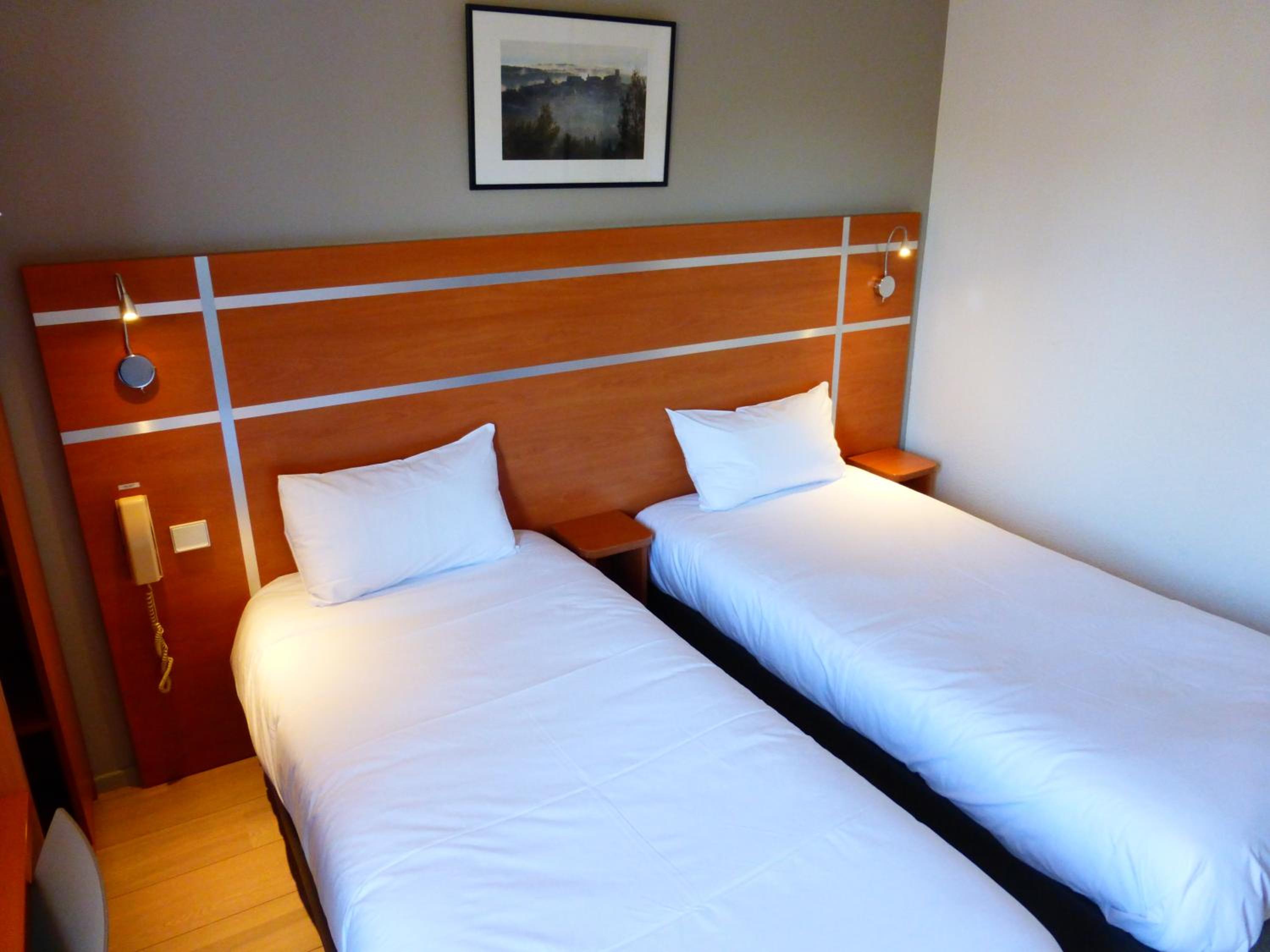 Twin Room - Photo 5
