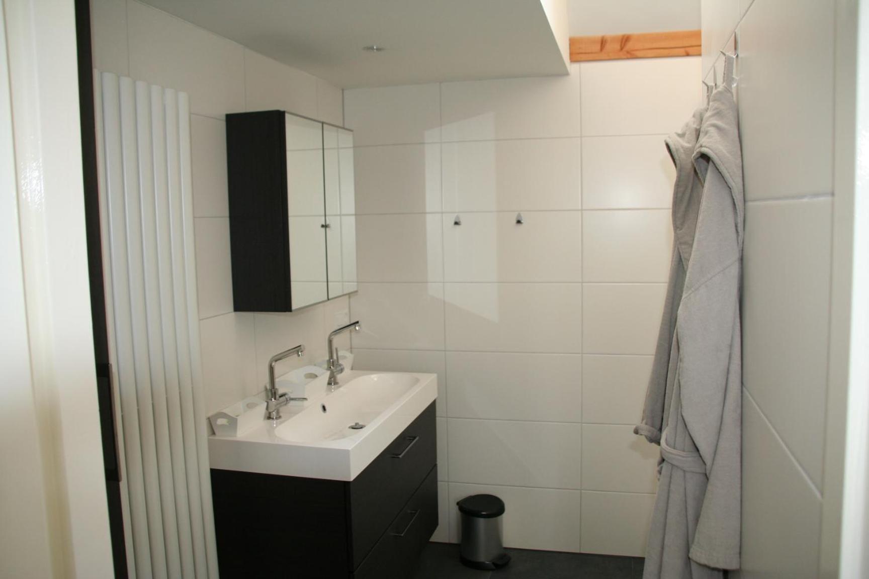 Deluxe Double Room with Shower photo 2