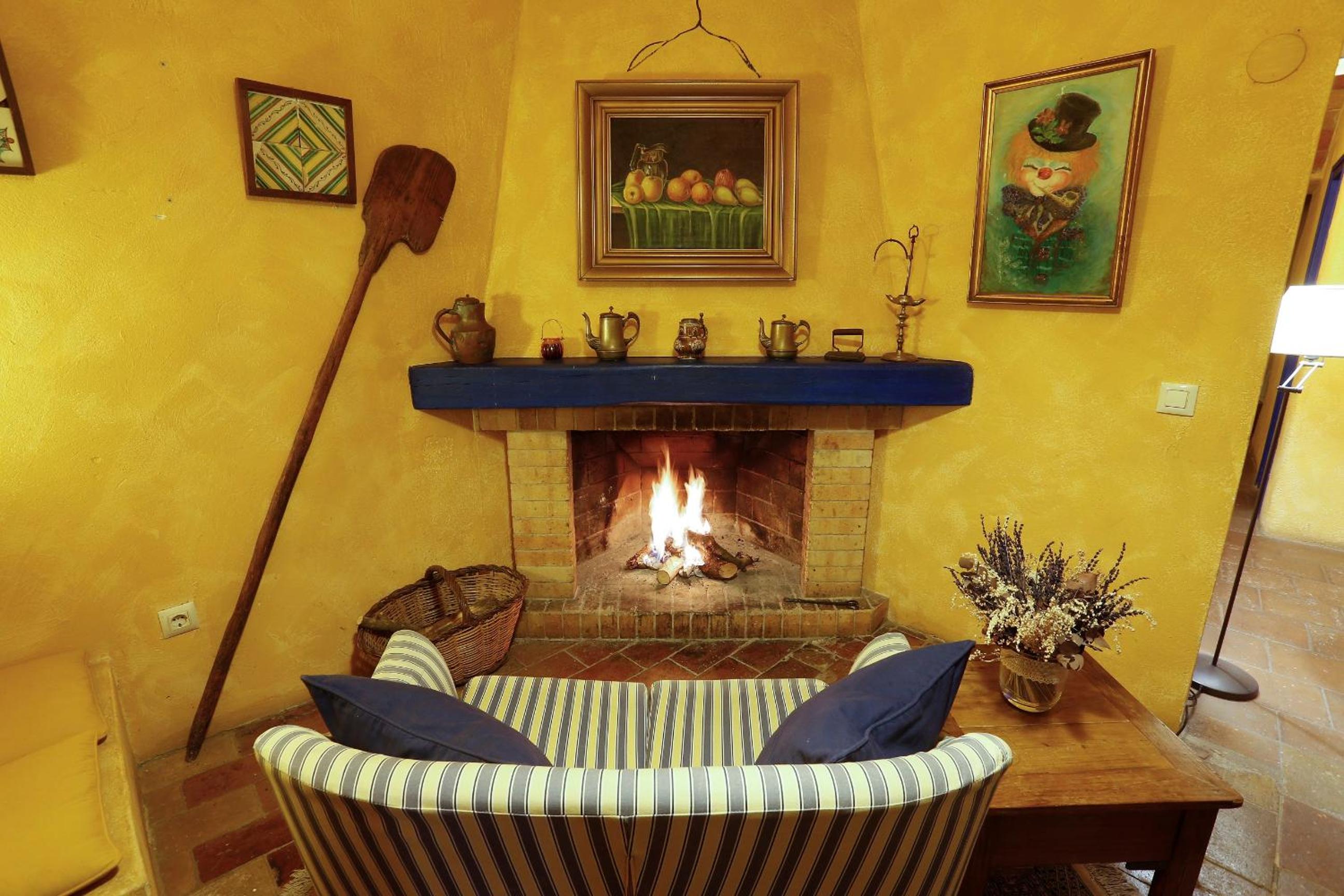 Triple Room with chimney photo 2