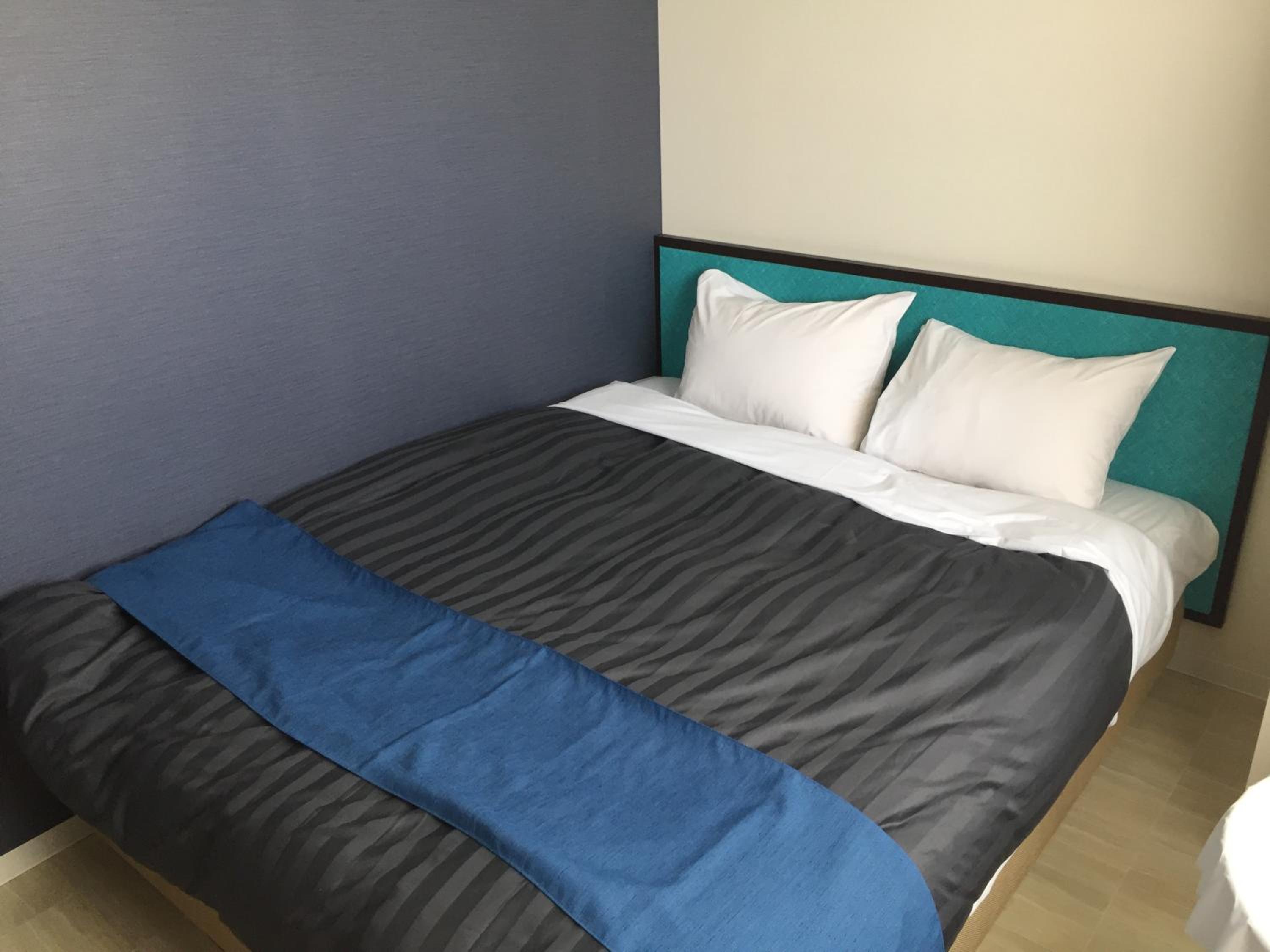 Single Room with Private Bathroom photo 2