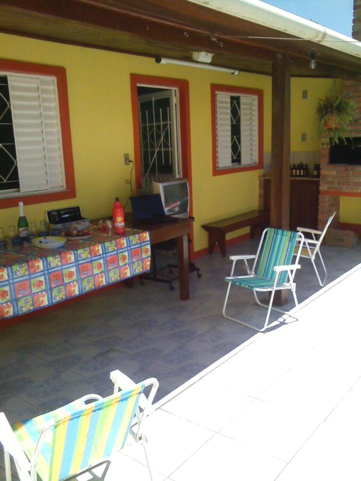 Family Room photo 3