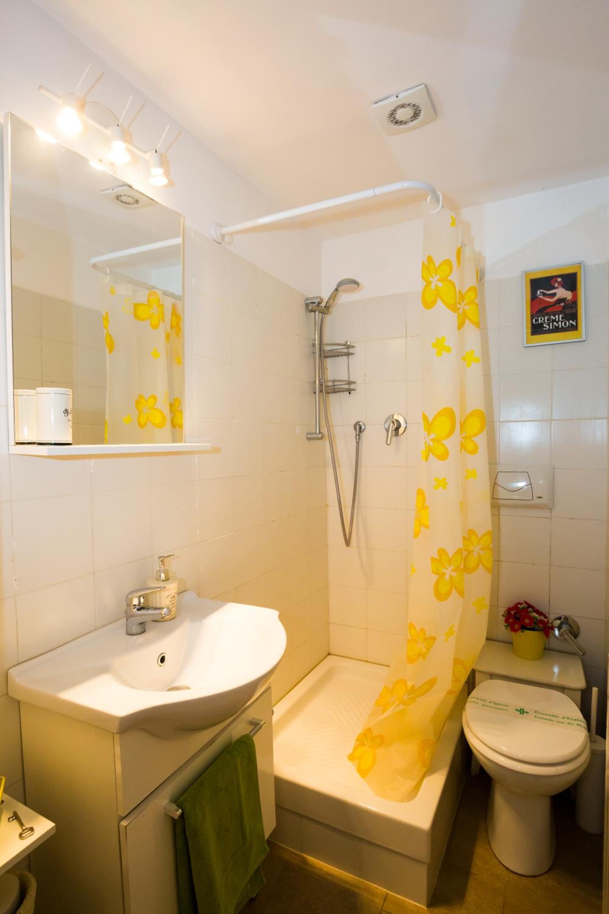 Double Room with Private External Bathroom photo 2