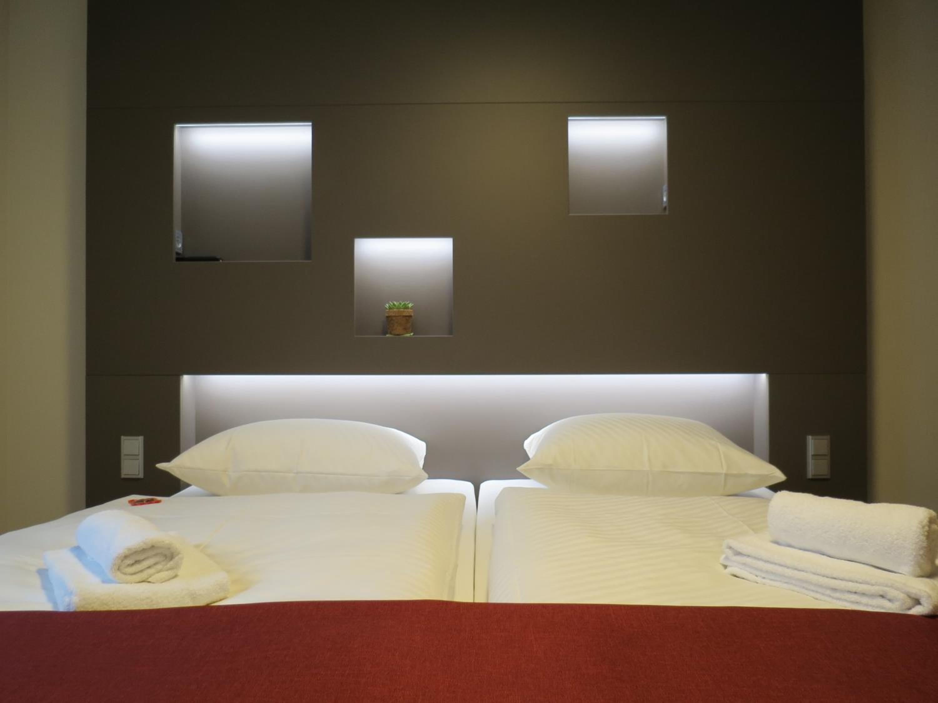 Double Room - Photo 9