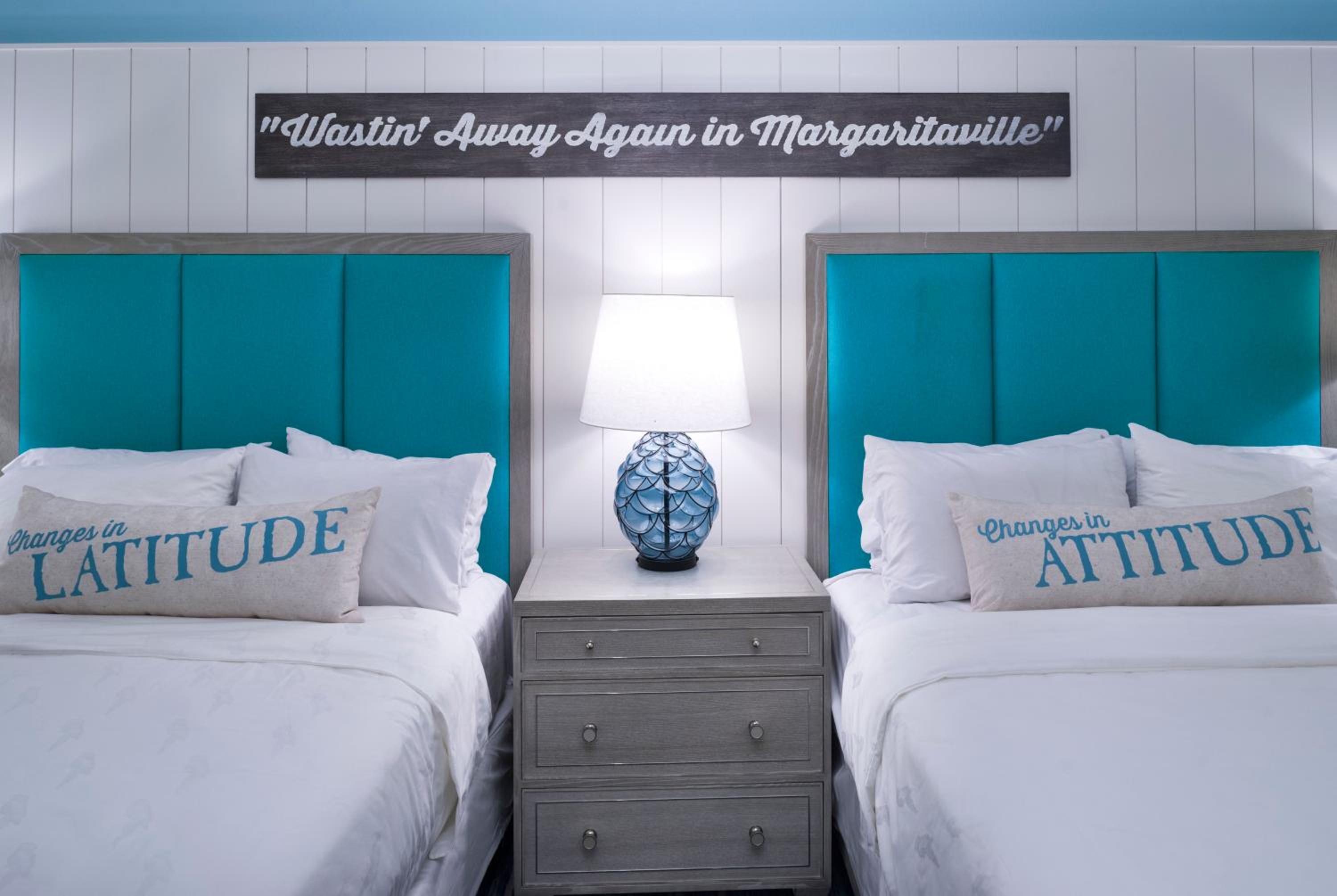 Double Queen Family Suite
