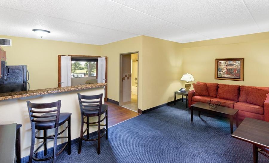 Superior King Suite - Non-Smoking