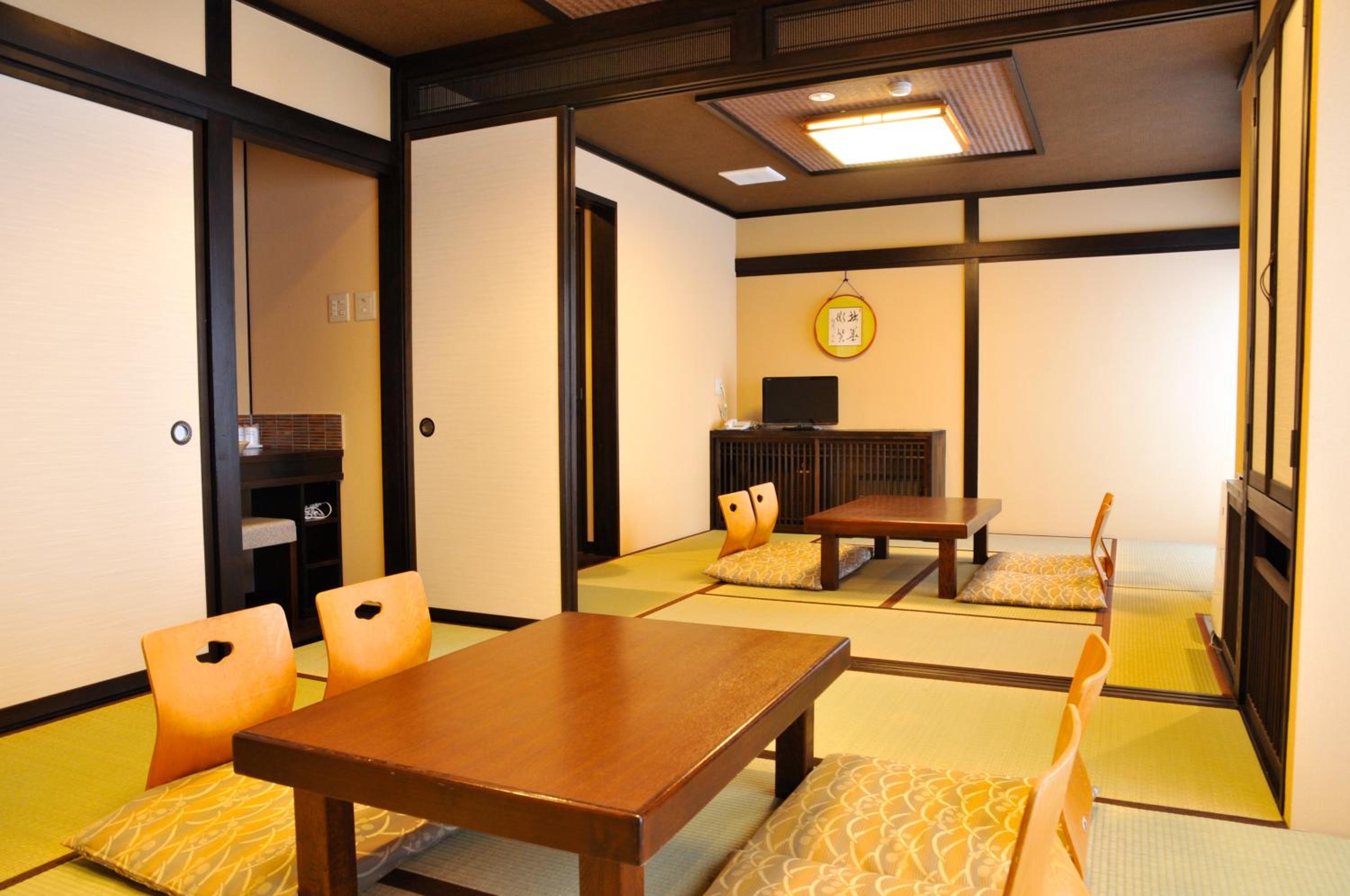 Japanese-Style Superior Room with Shared Bathroom photo 3