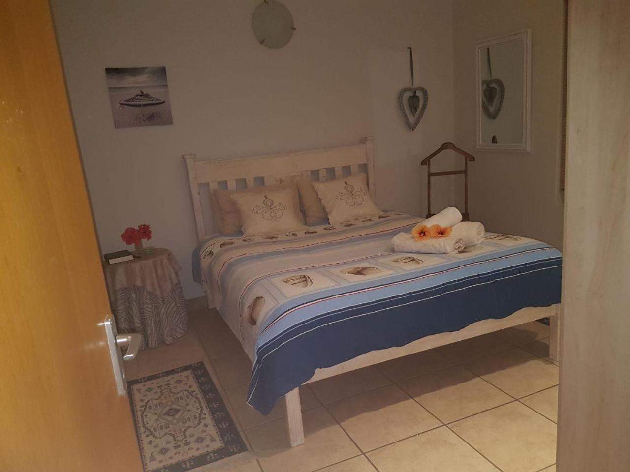 Two-Bedroom Home stay photo 3