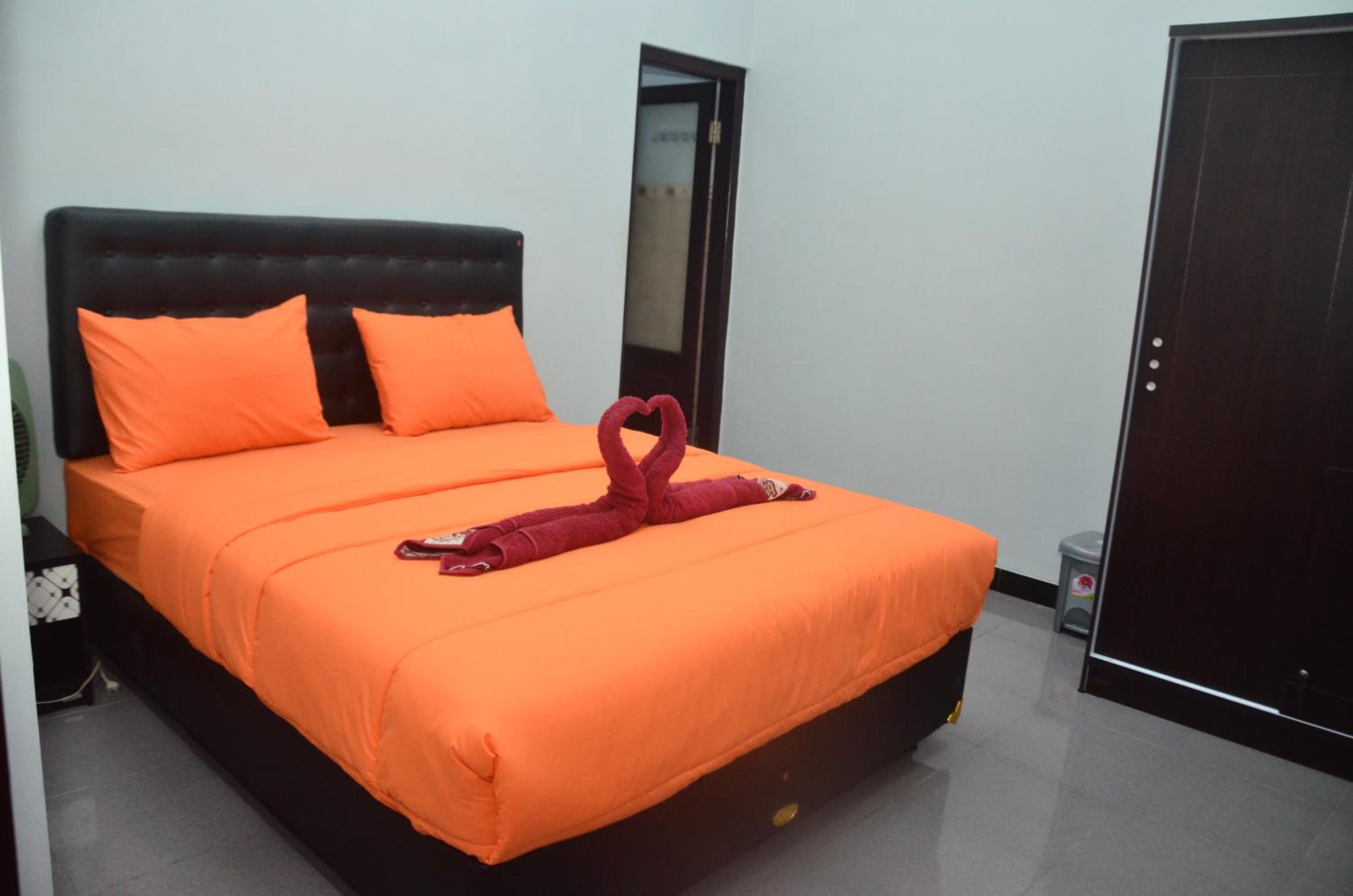 Double Room with Private Bathroom photo 1