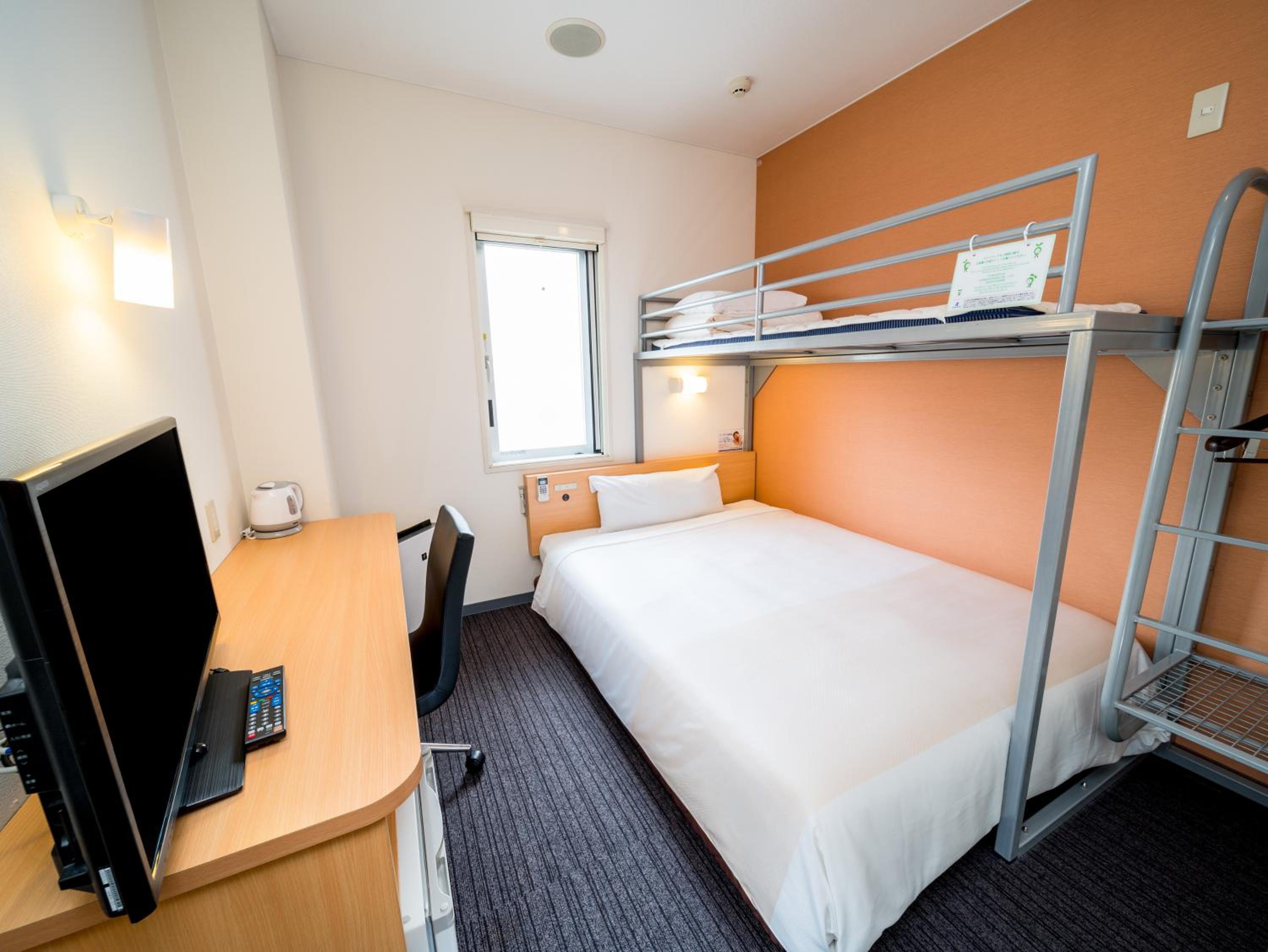 Room with Double Bed and Bunk Bed - Non-Smoking - Photo 3