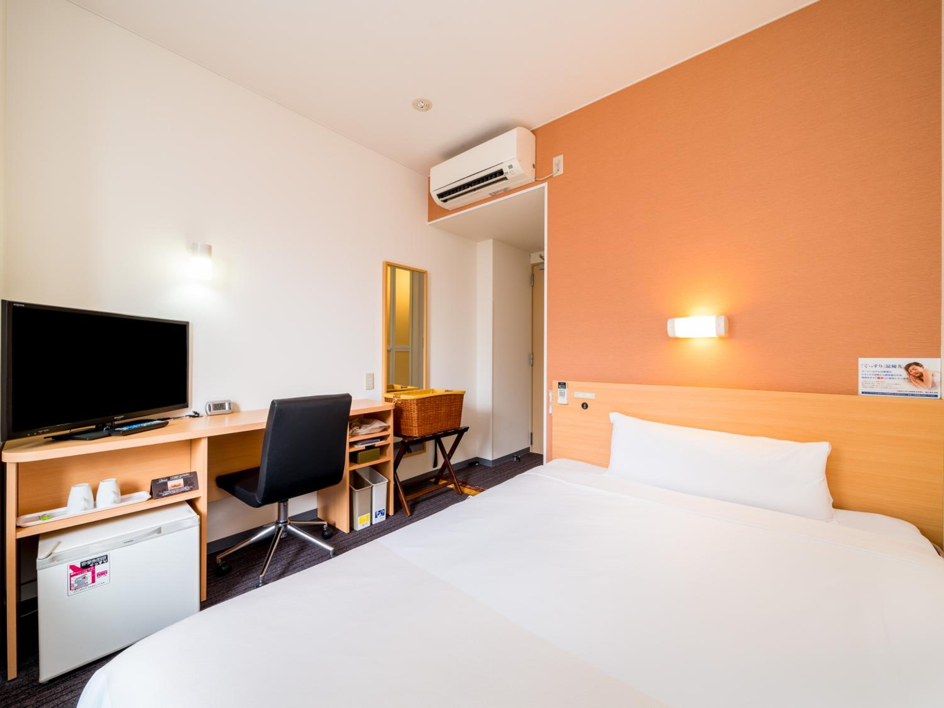 Double Room- Non-Smoking - Photo 3