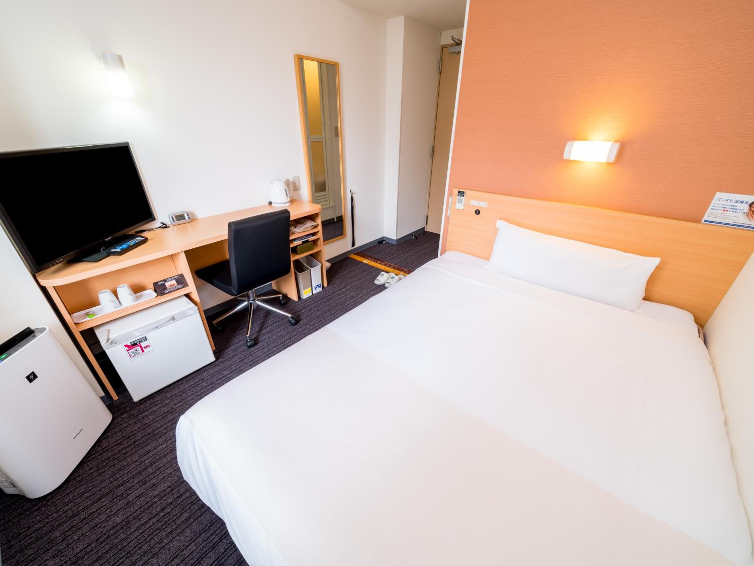 Double Room- Non-Smoking - Photo 4