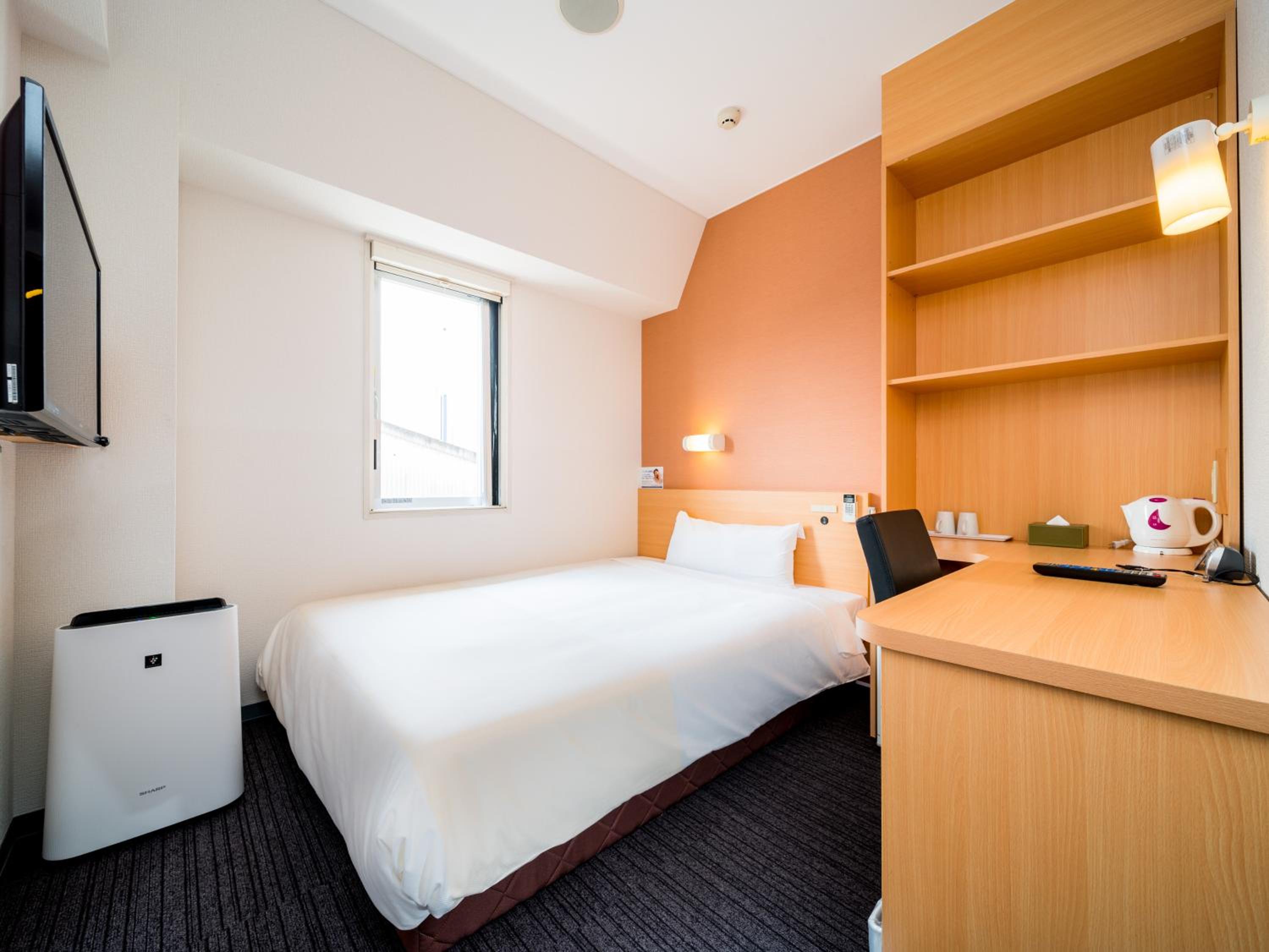 Double Room- Non-Smoking - Photo 10