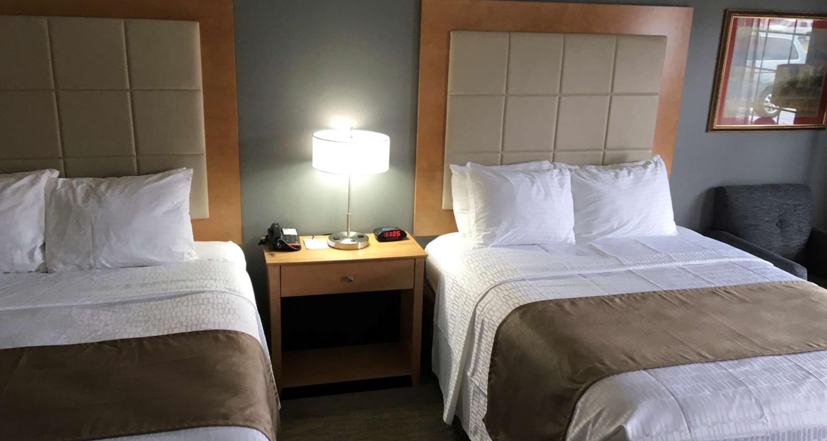 Queen Room with Two Queen Beds - Non-Smoking photo 1