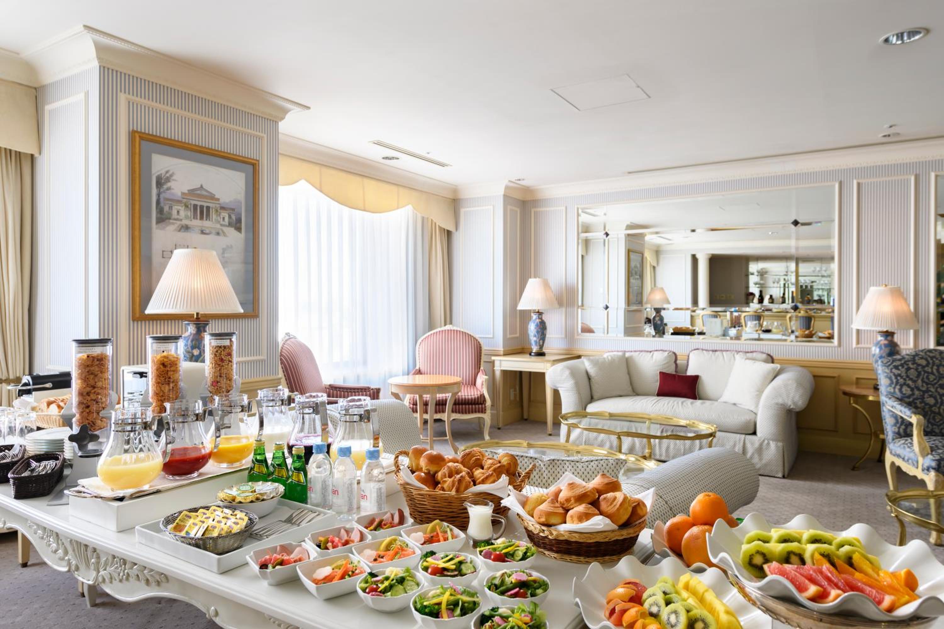 Premium Twin Room - Non-Smoking - Club Lounge Access photo 2
