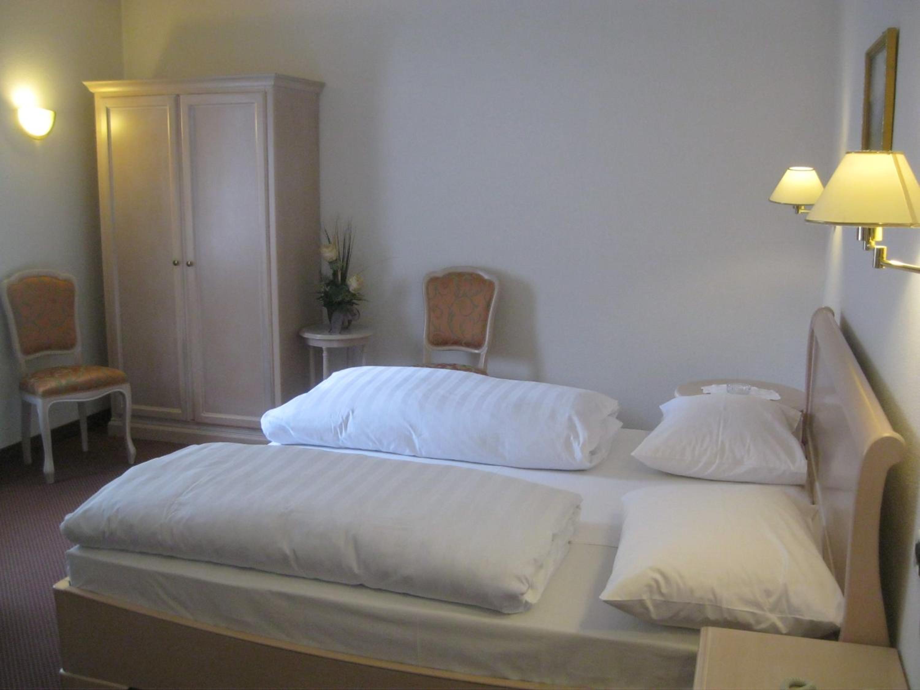 Double Room - Photo 2