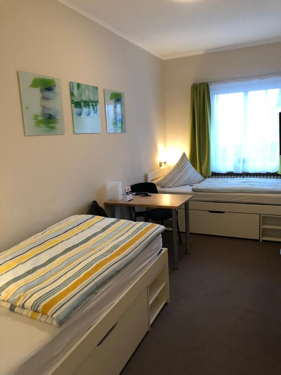 Economy Twin Room photo 1