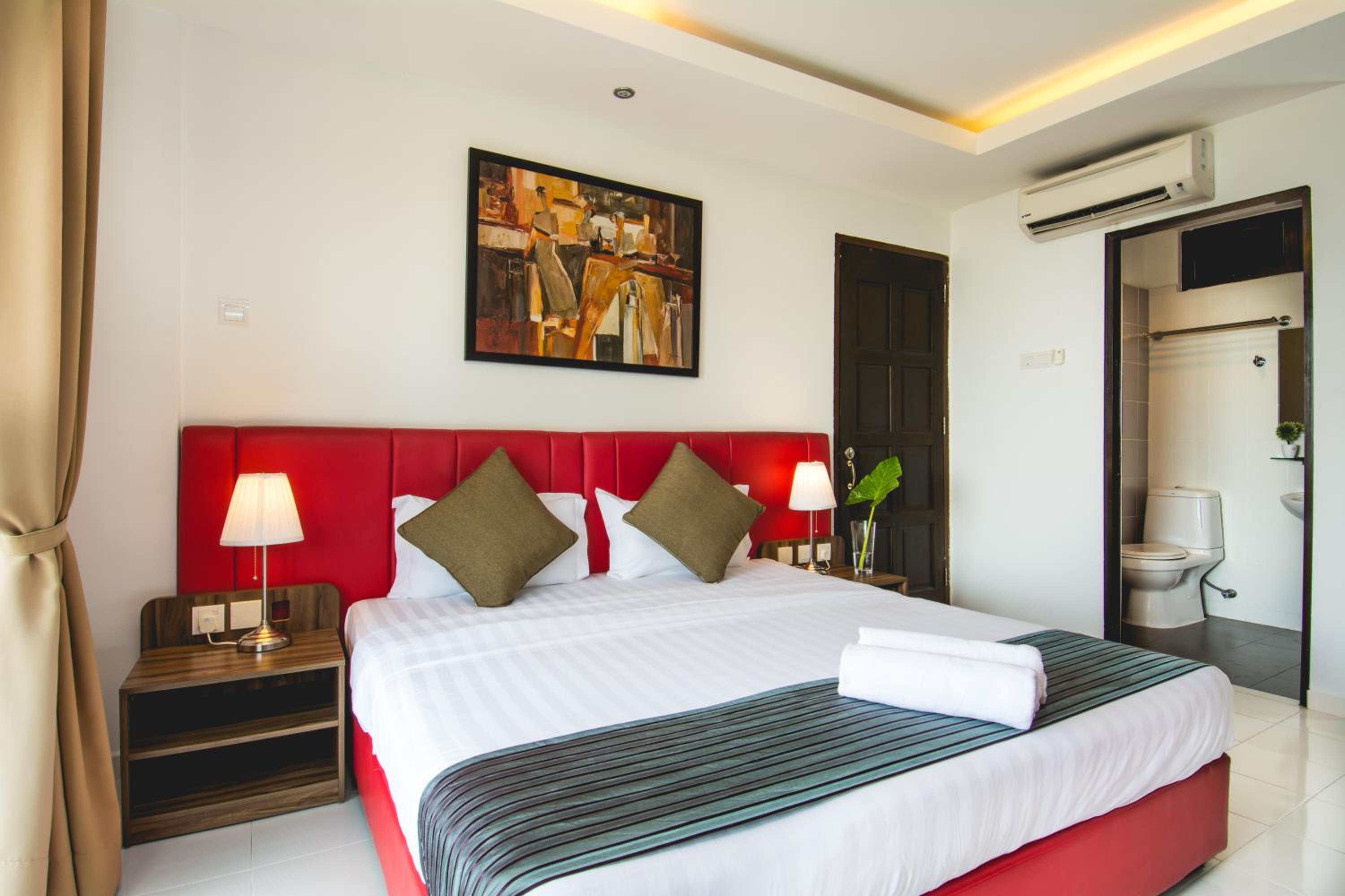 Deluxe Double Room with Partial Sea View photo 1