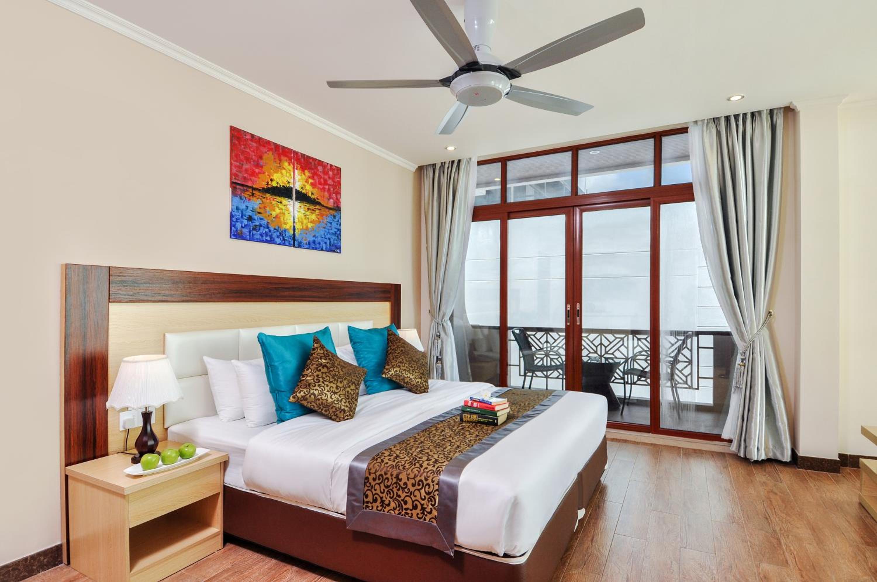 Honeymoon Suite with Jacuzzi