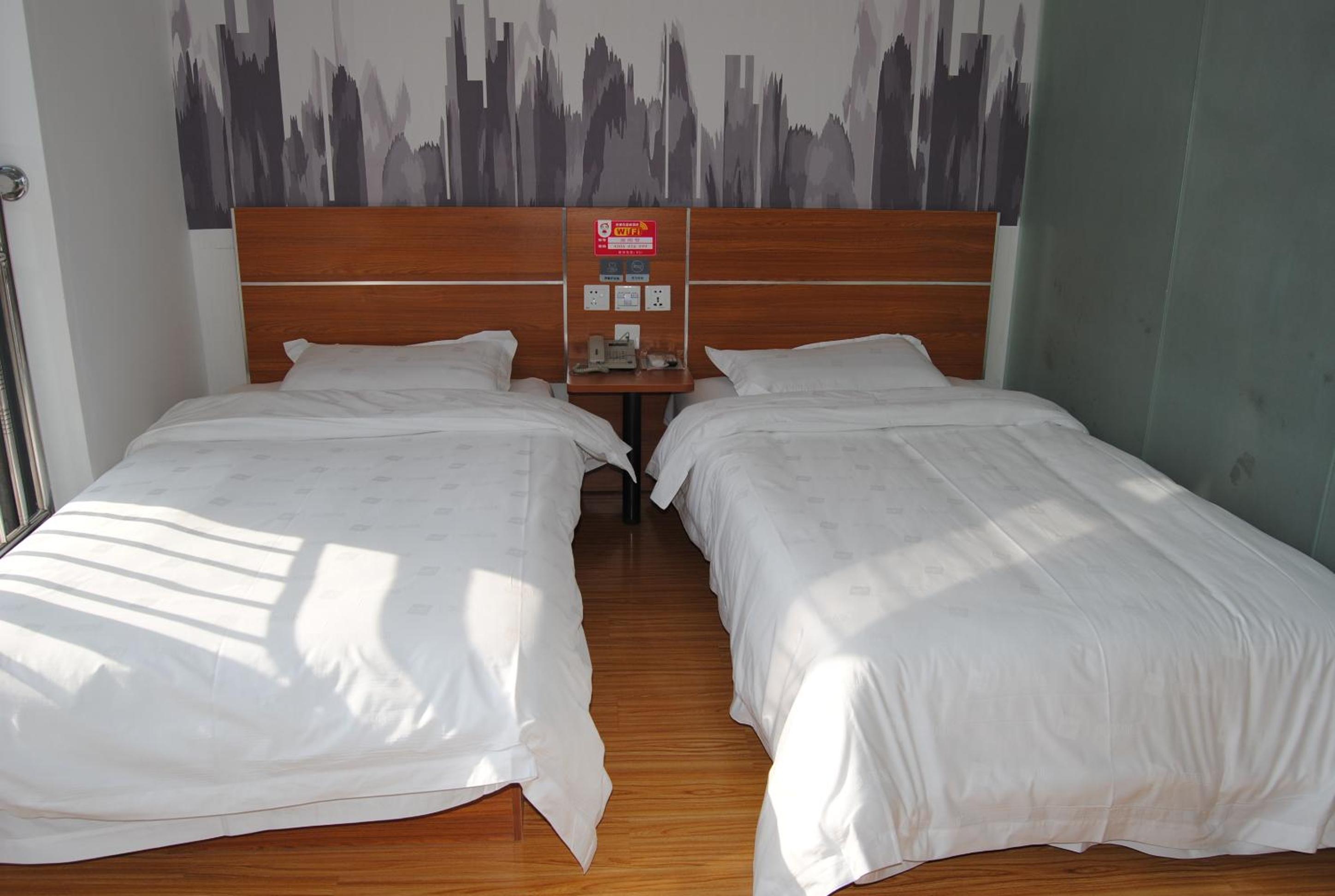 Mainland Chinese Citizens - Standard Twin Room photo 2