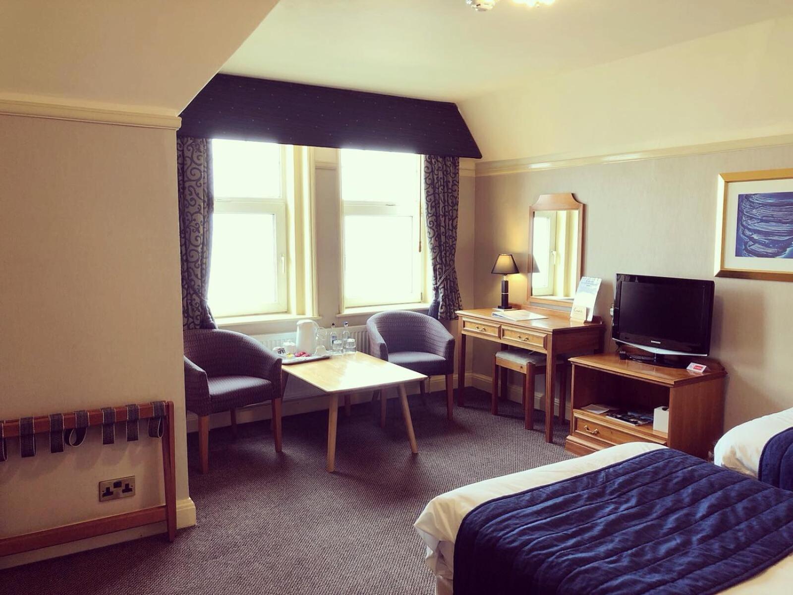 Twin Room with Sea View photo 3