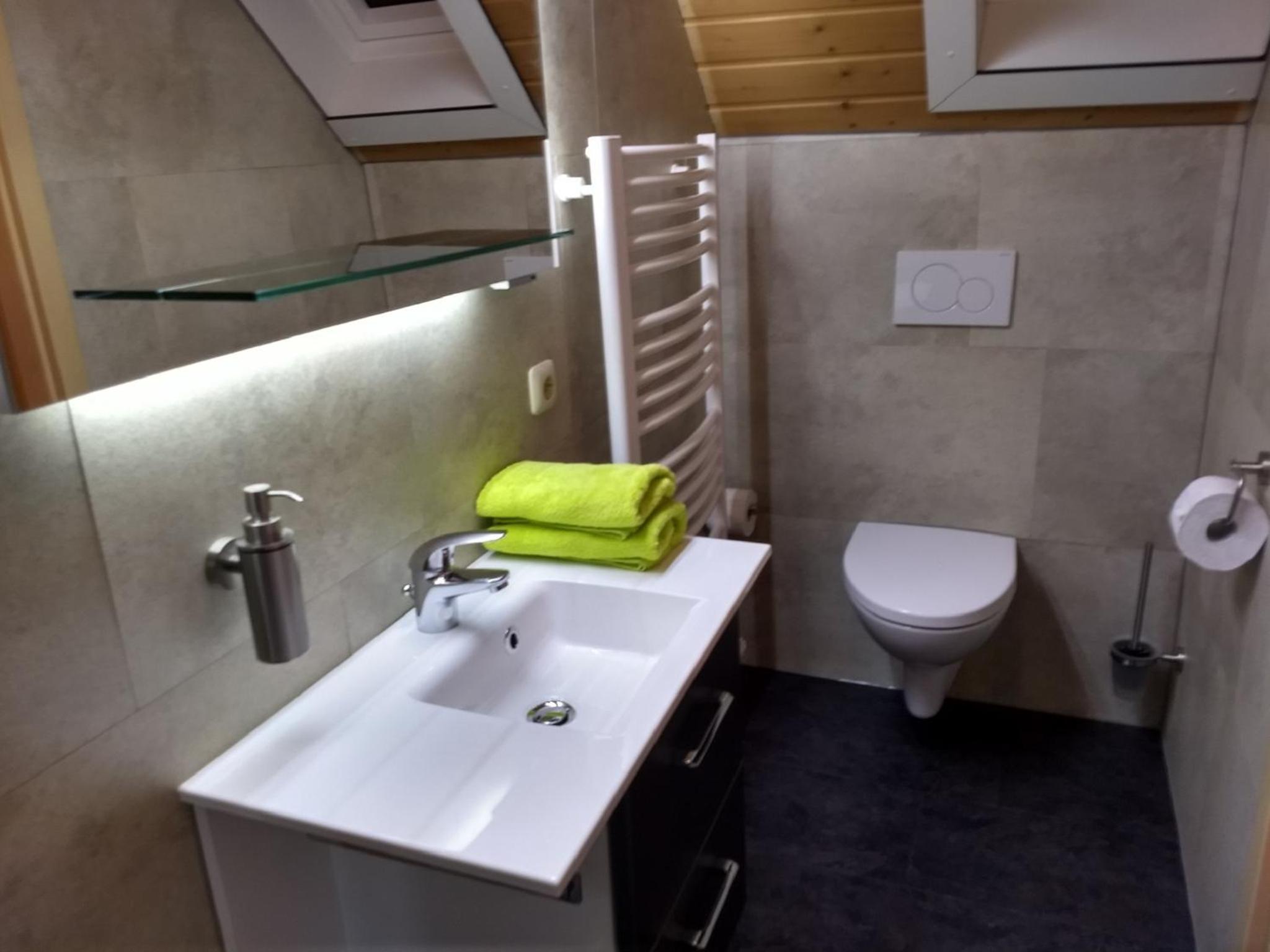 Double Room - Photo 8