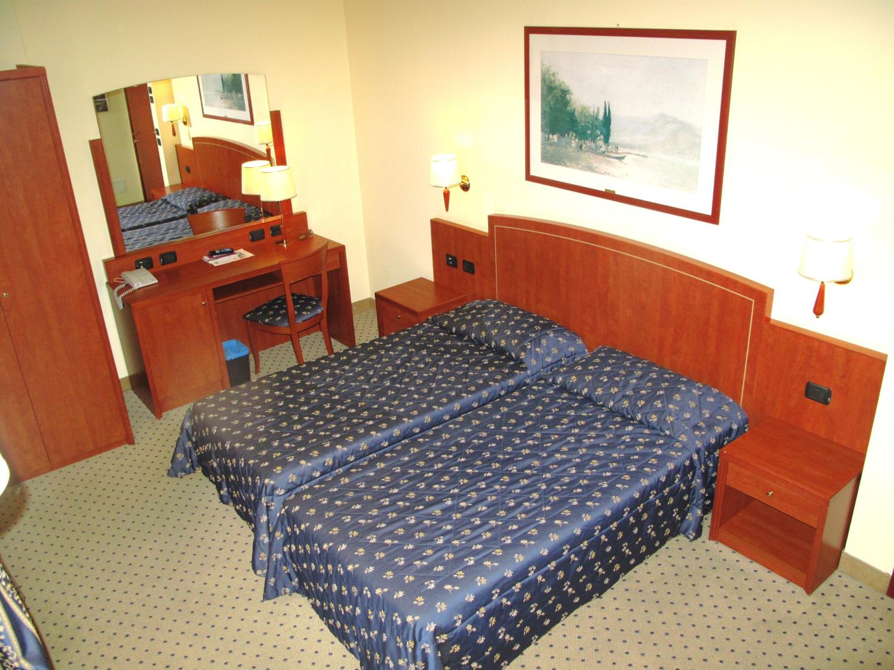 Twin/Double Room Superior - Photo 8