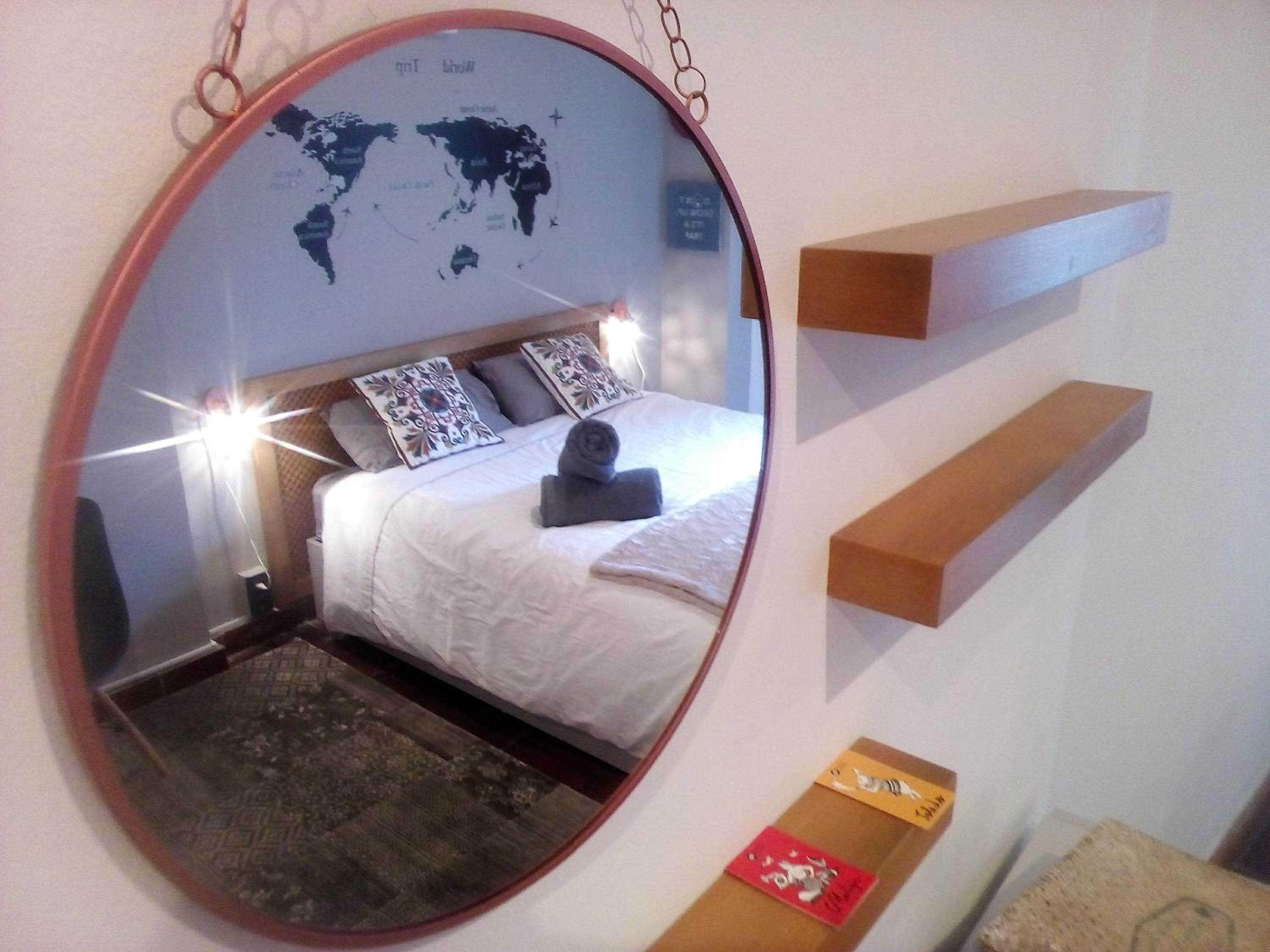 Double Room with Balcony - Photo 9
