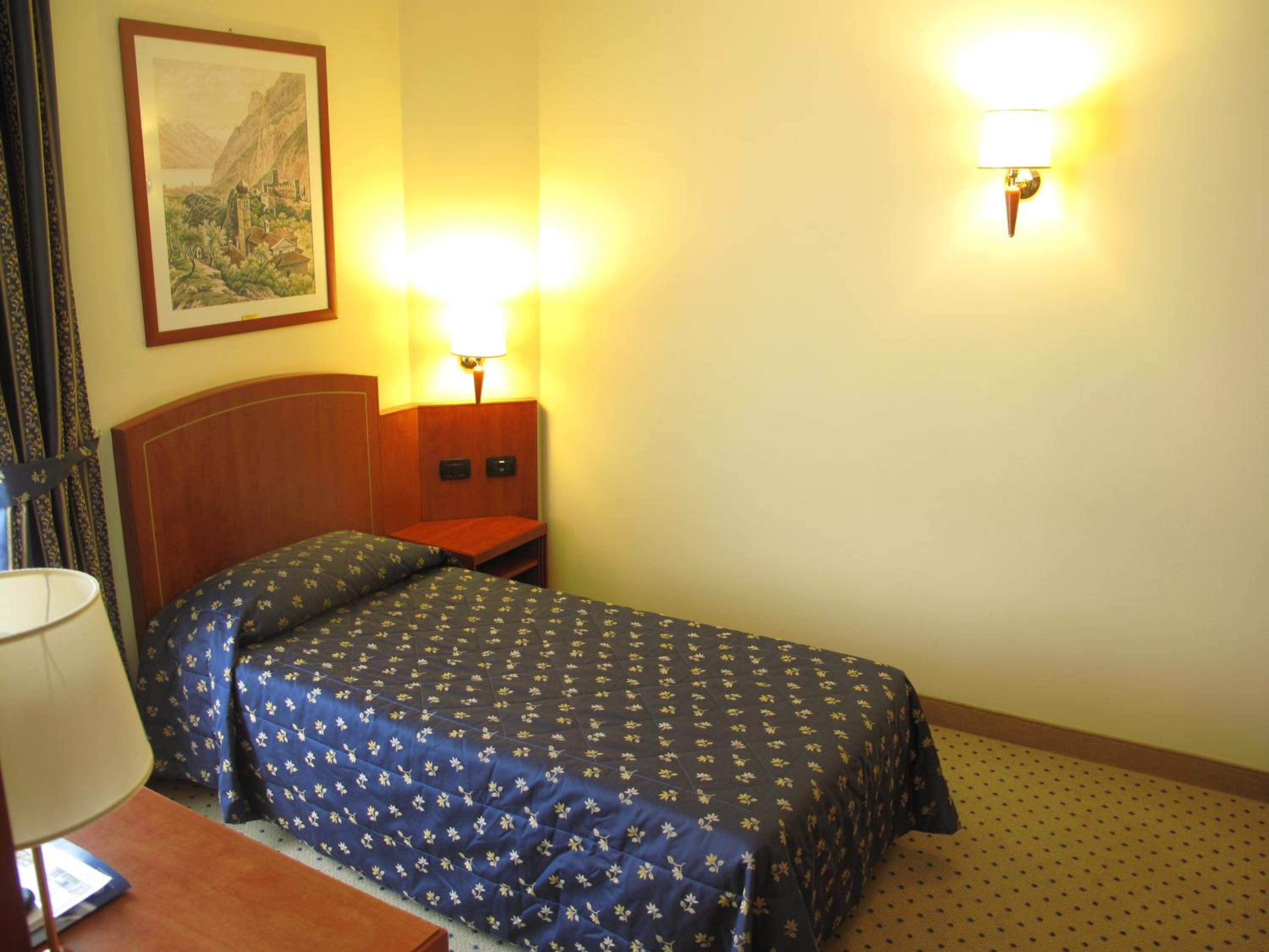 Single Room photo 2