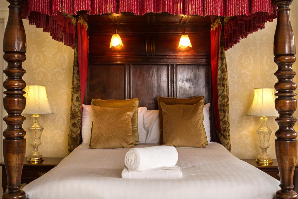 Four Poster Suite  - Photo 3