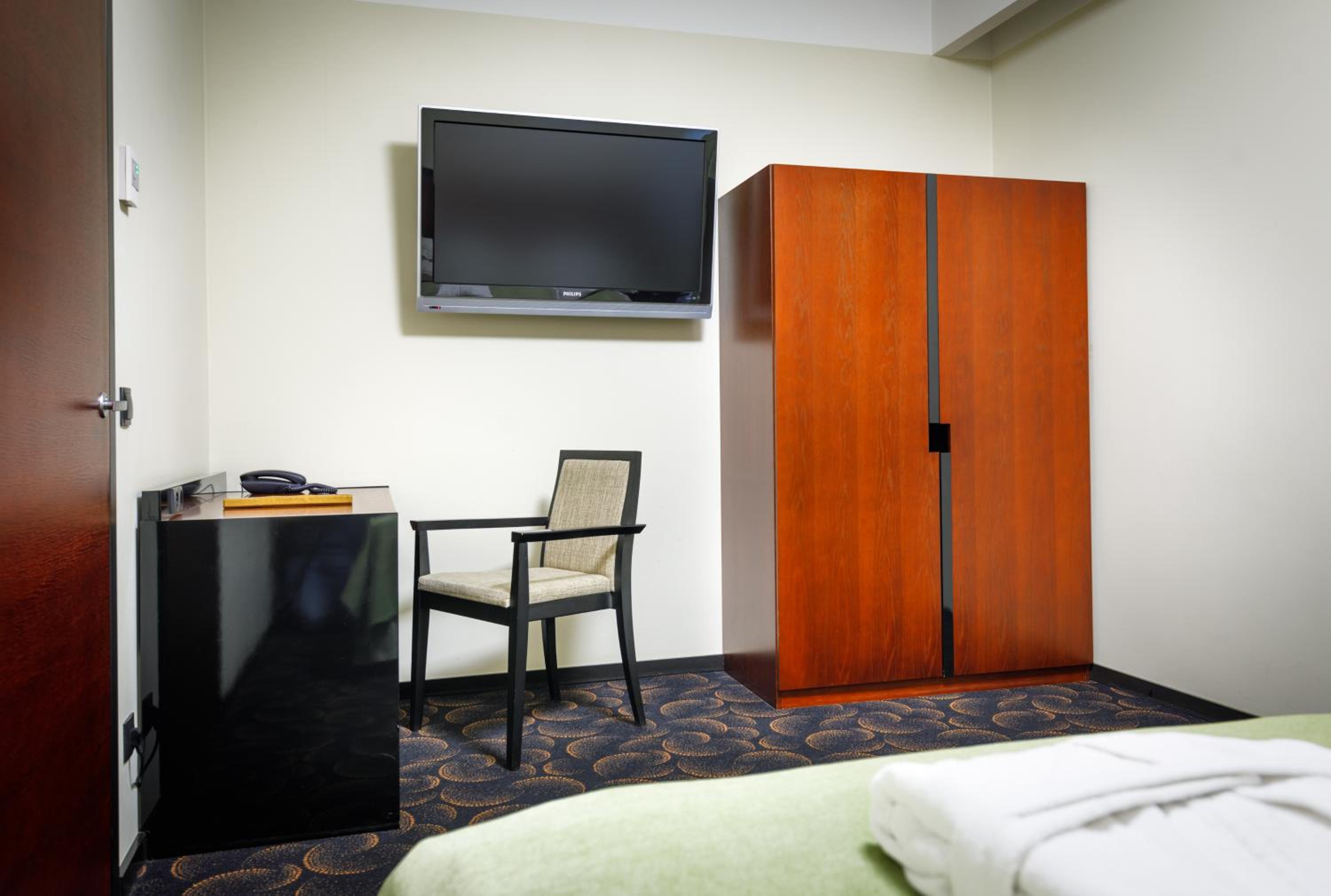 Suite with Spa Access - Photo 3