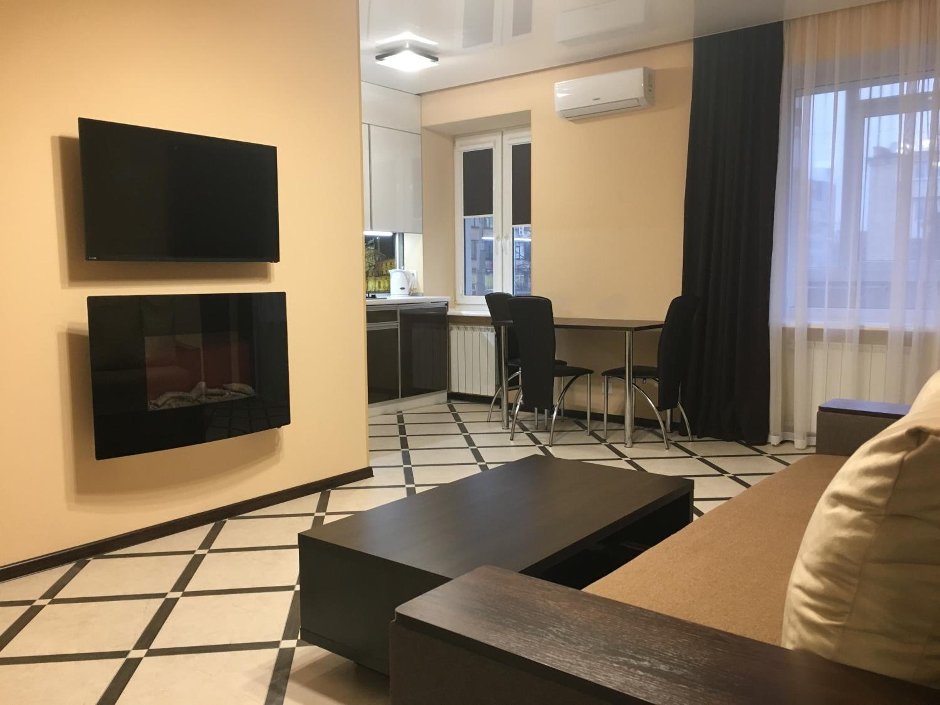 Apartment with Balcony photo 2