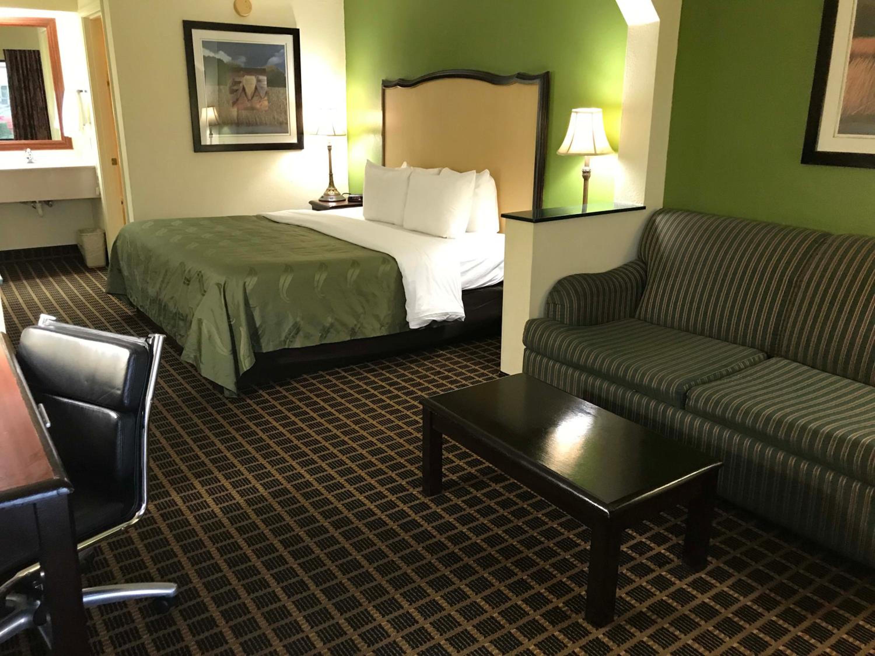 King Room - Non-Smoking - Photo 1