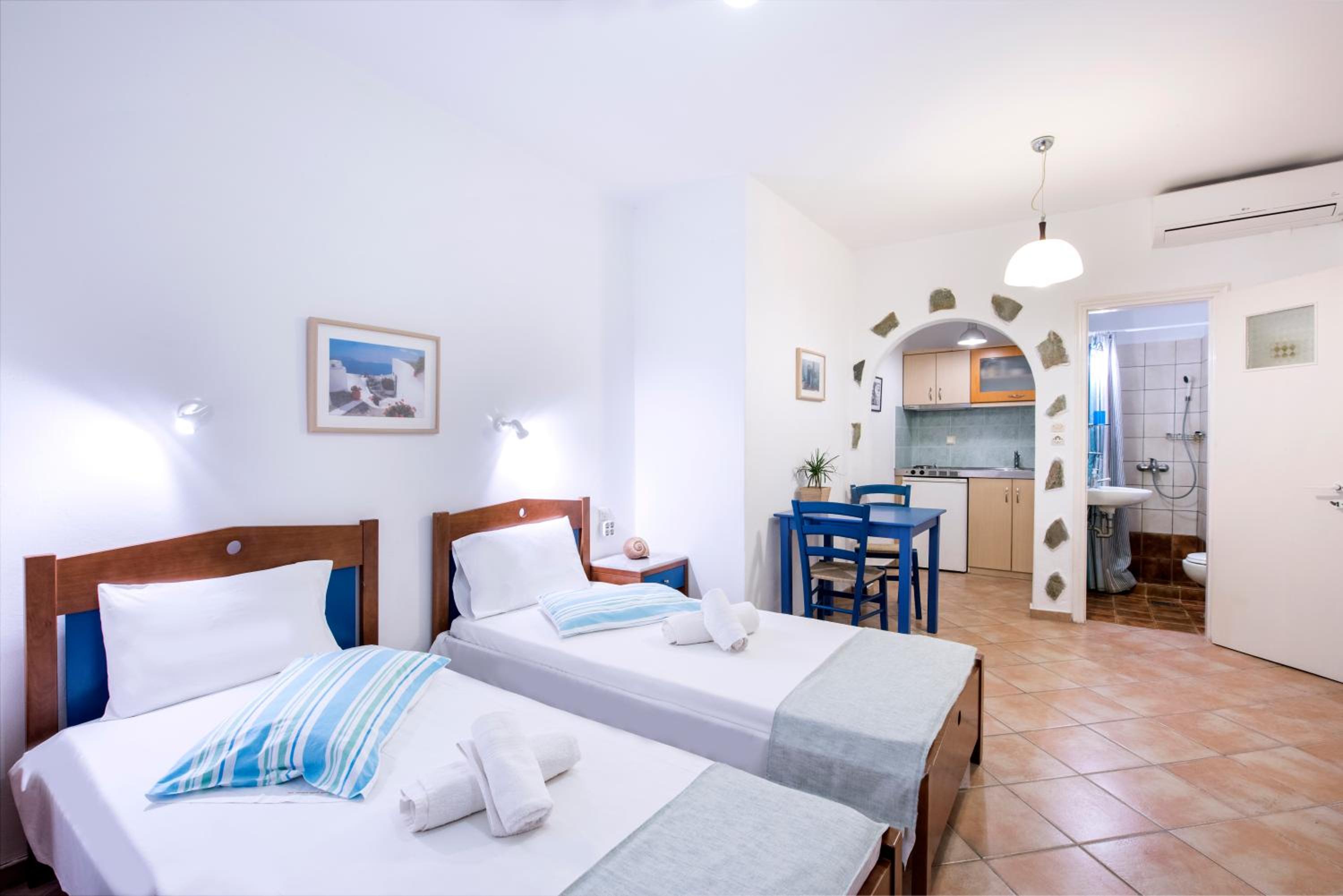 Standard Twin Room with Sea View
