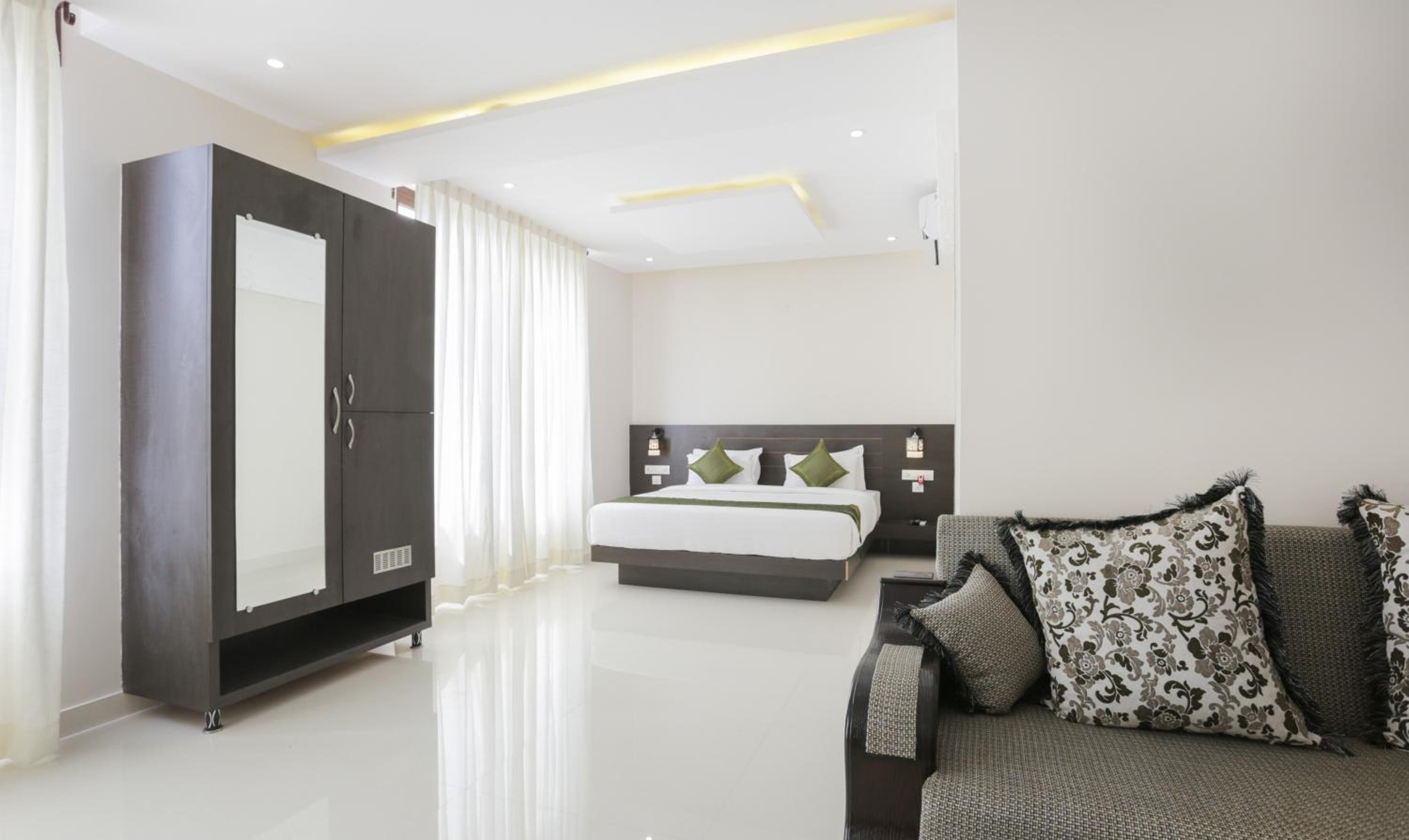 Deluxe Family Room photo 1